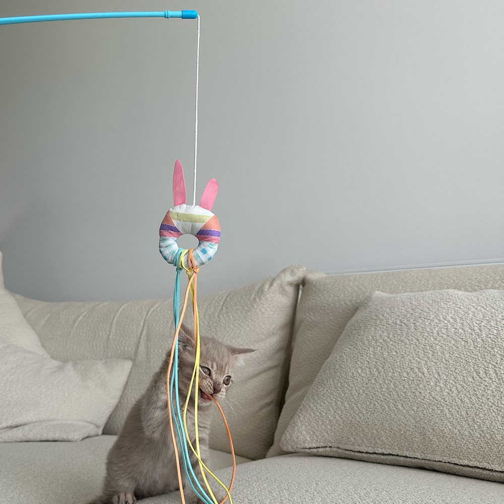 Great & Small Little&Lively Easy Play Weighted Dangler with Bunny Hoop & Tassles Cat Toy