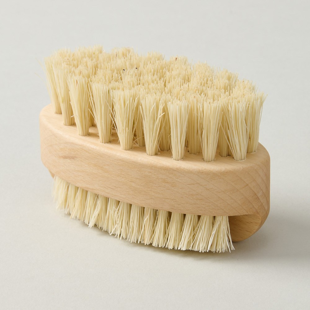 Lily & Leo Luxury Nail & Claw Brush