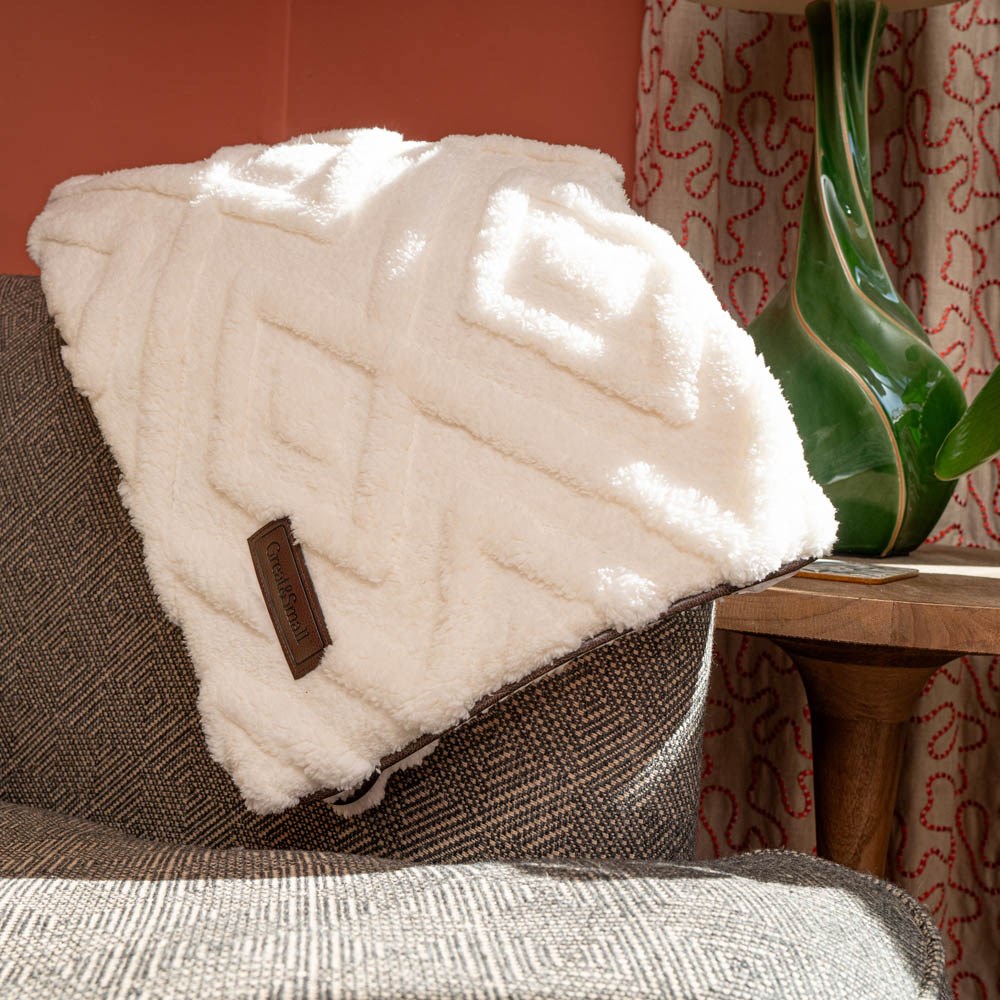 Great & Small Snuggle&Snooze Diamond Cream Blanket