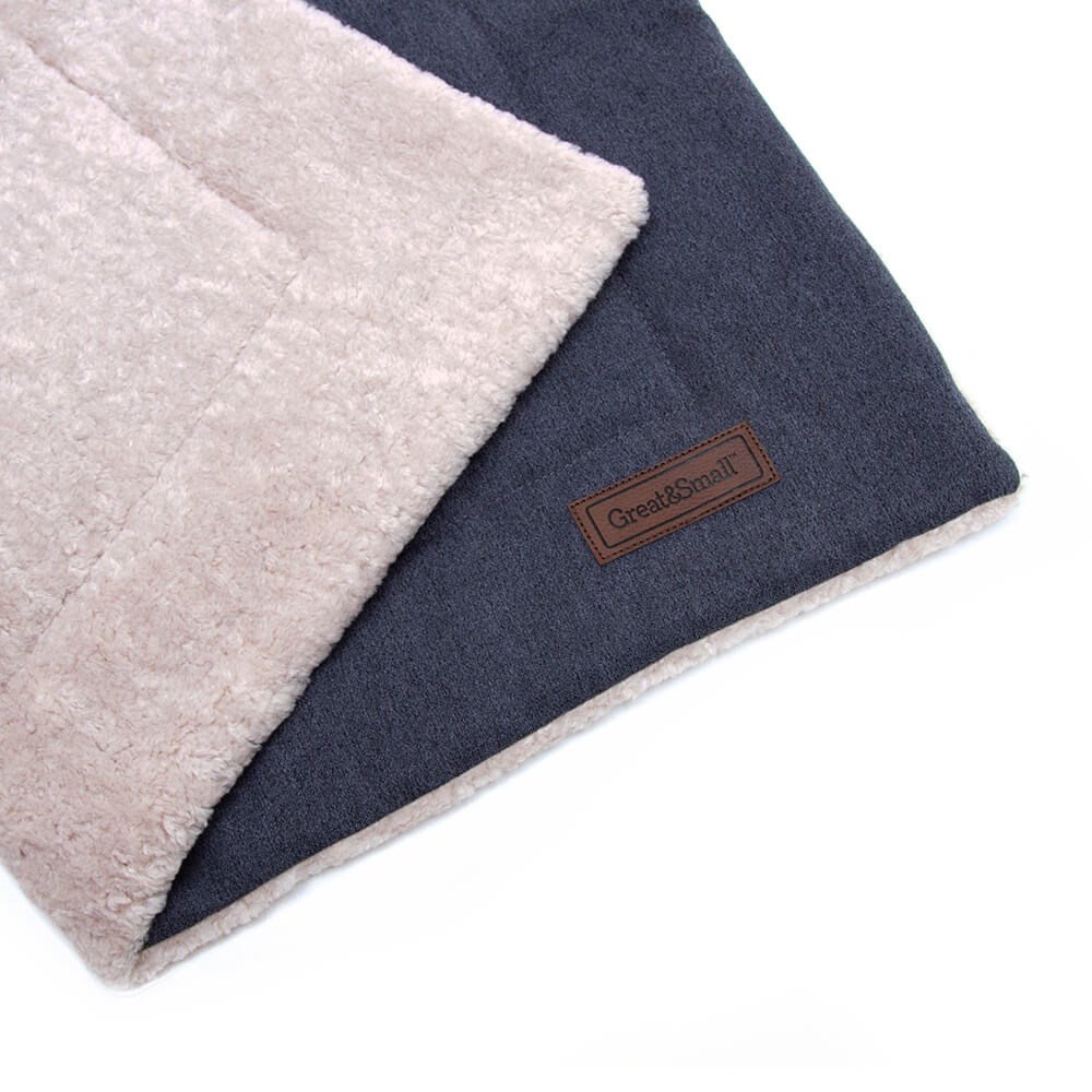 Great & Small Snuggle&Snooze Soft Pet Blanket Bed