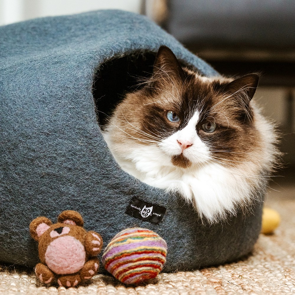 Great & Small MoMo Felt Cave Cat Bed