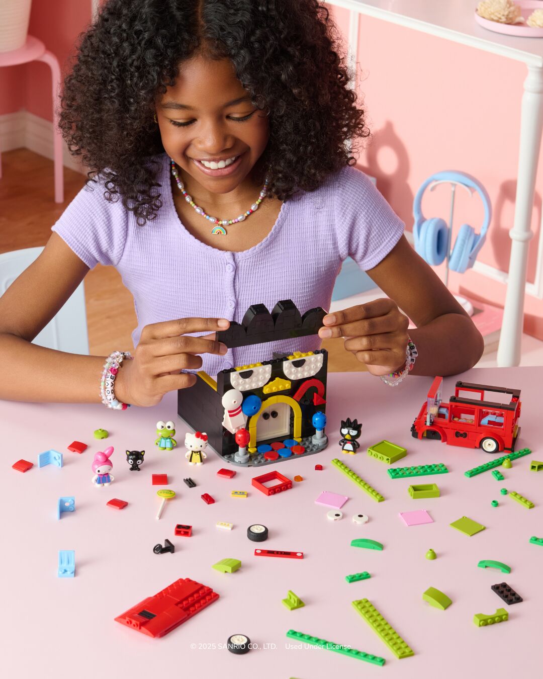 Hello Kitty and Friends Badtz-maru’s Bowling Alley Building Set