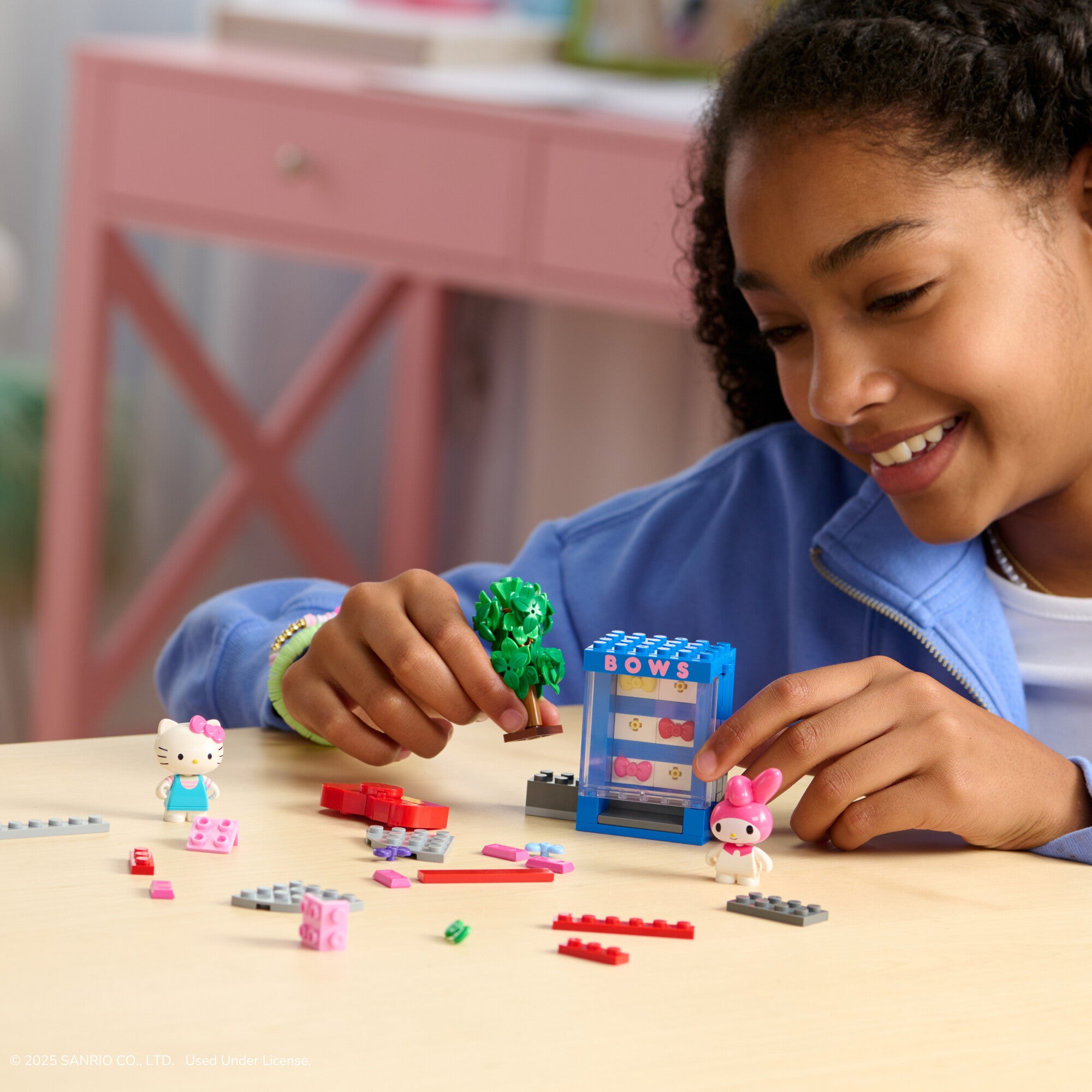 Hello Kitty and Friends Bow Vending Machine Building Set
