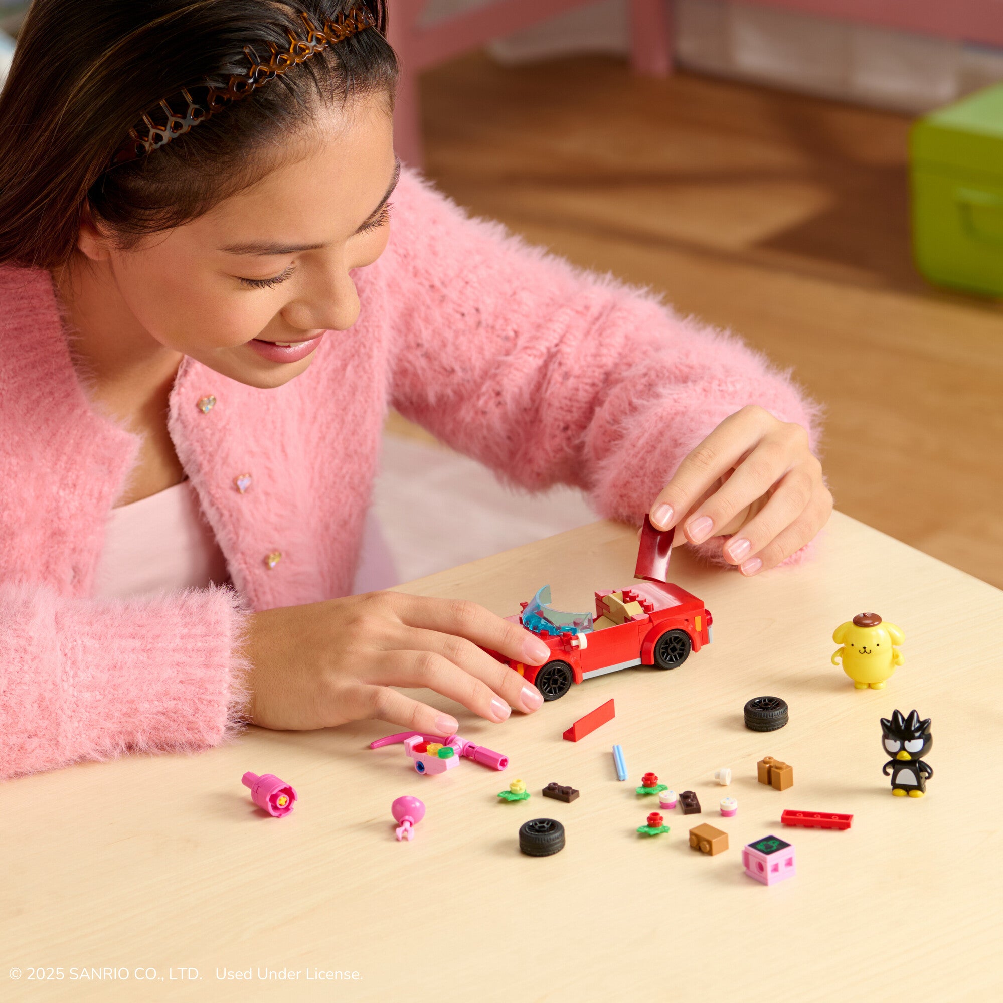 Hello Kitty and Friends Badtz-maru’s Convertible Building Set
