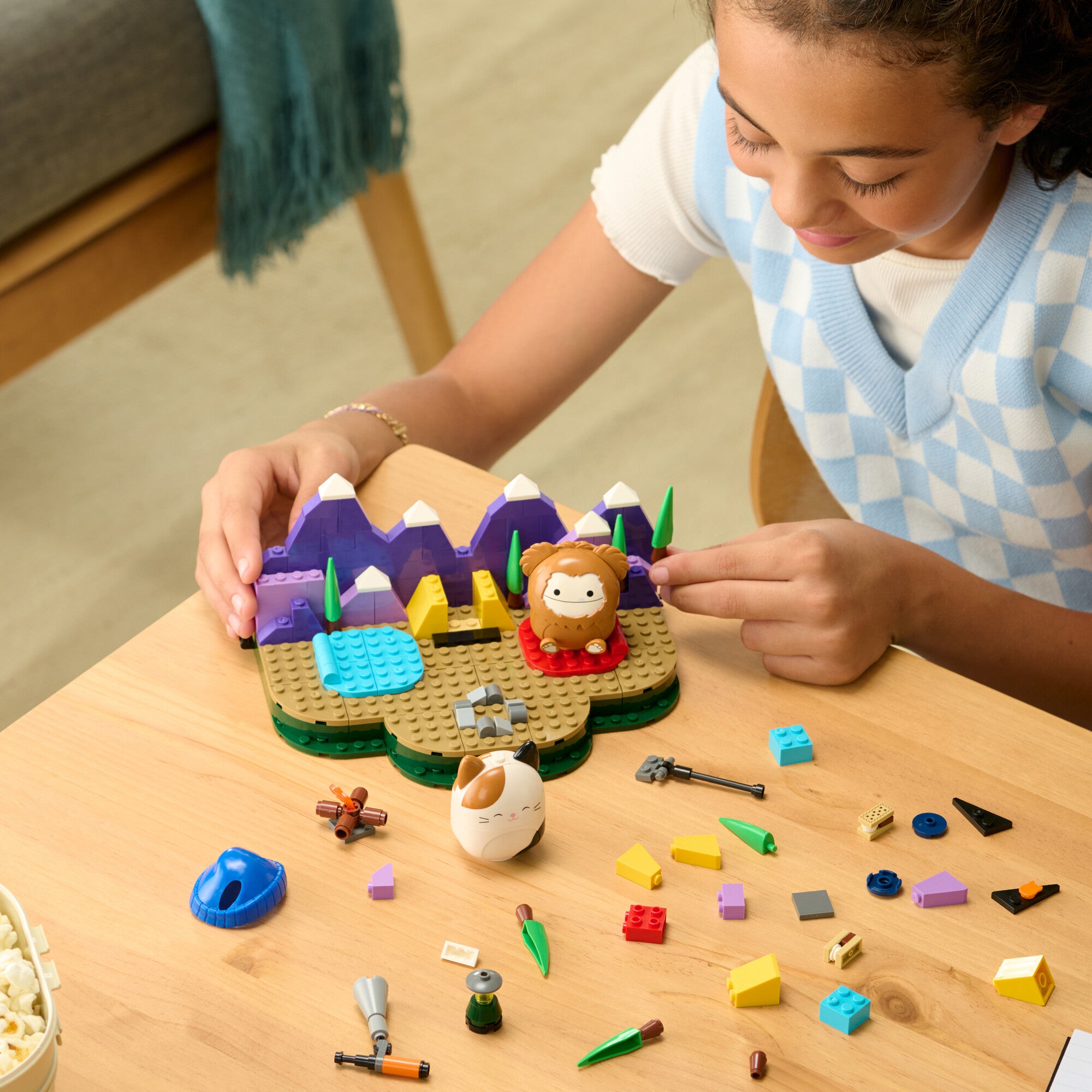 Squishmallows Benny and Cam's Outdoor Adventure Building Set