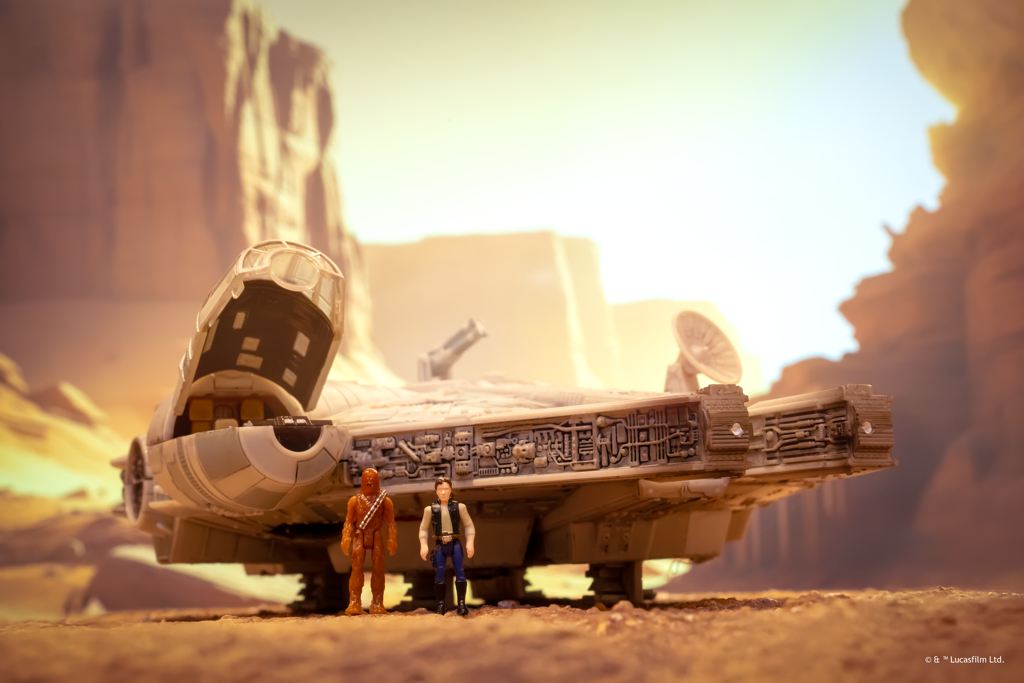 STAR WARS Micro Galaxy Squadron Millennium Falcon