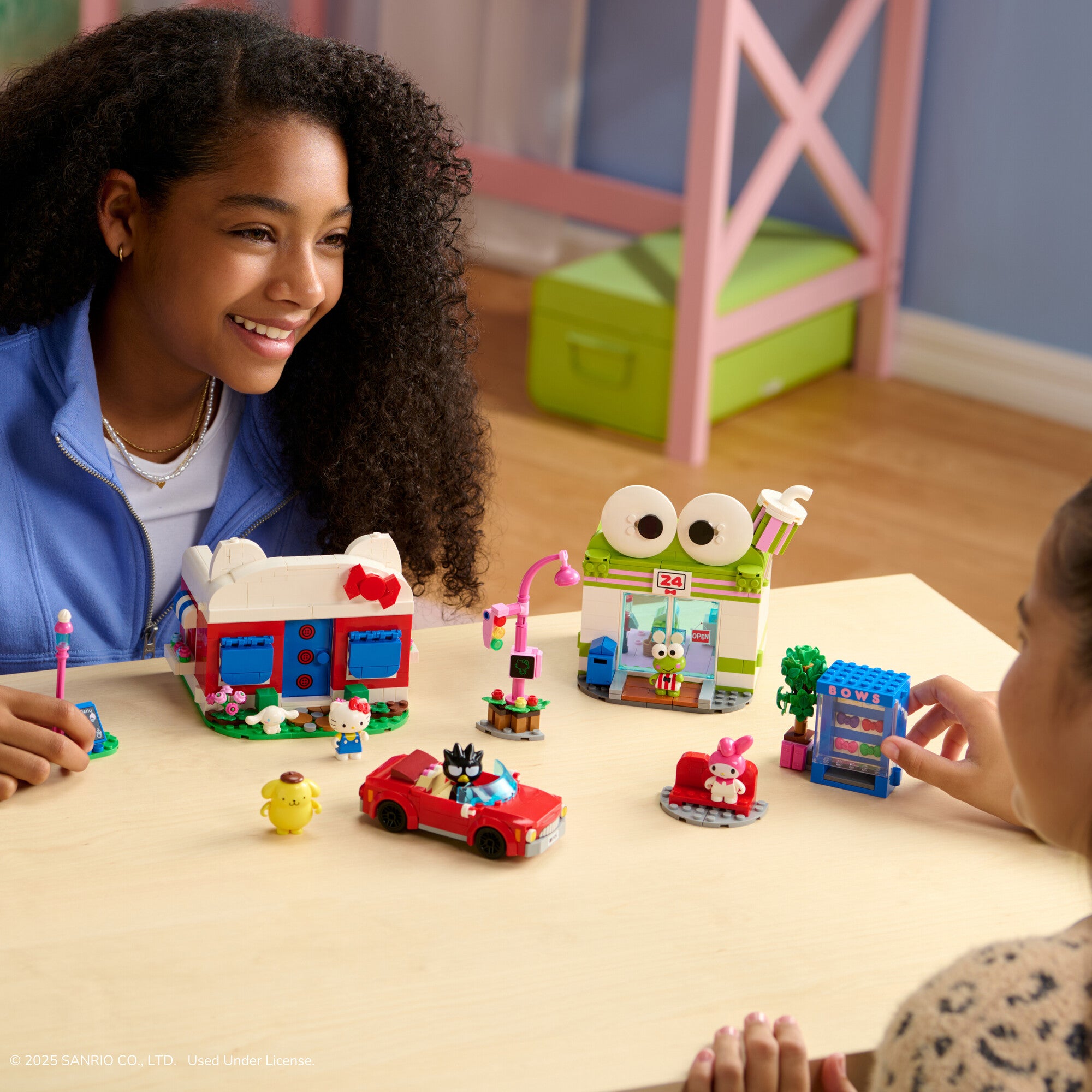 Hello Kitty and Friends Bow Vending Machine Building Set