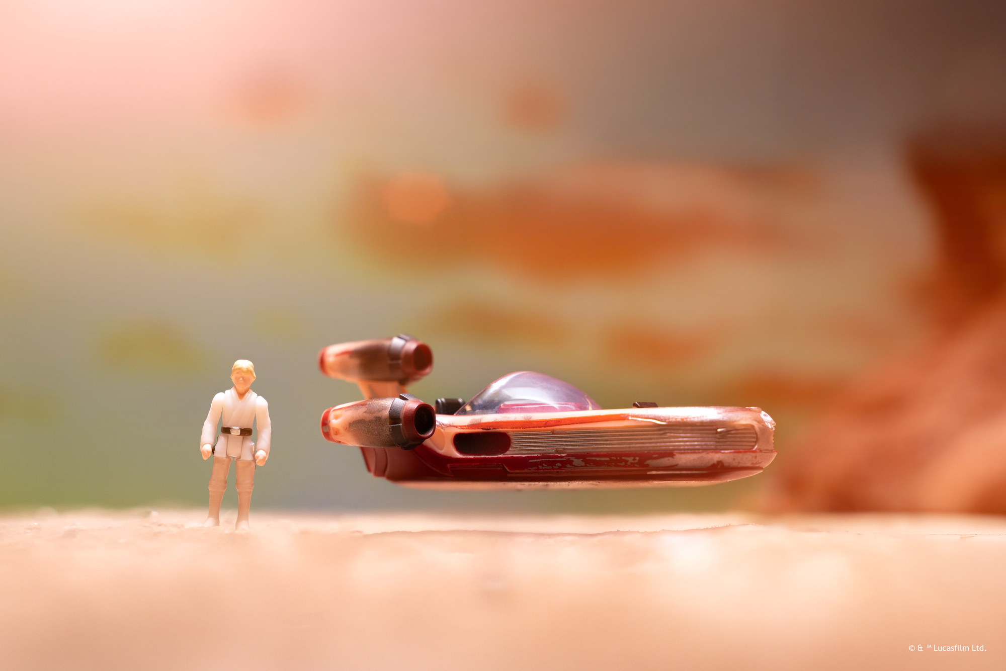 STAR WARS Micro Galaxy Squadron Millennium Falcon