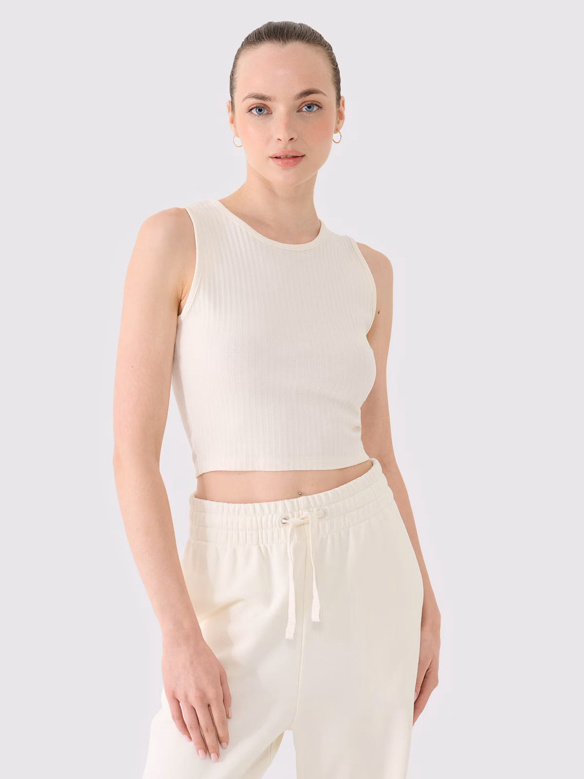 Crop top dzianinowy damski - biały