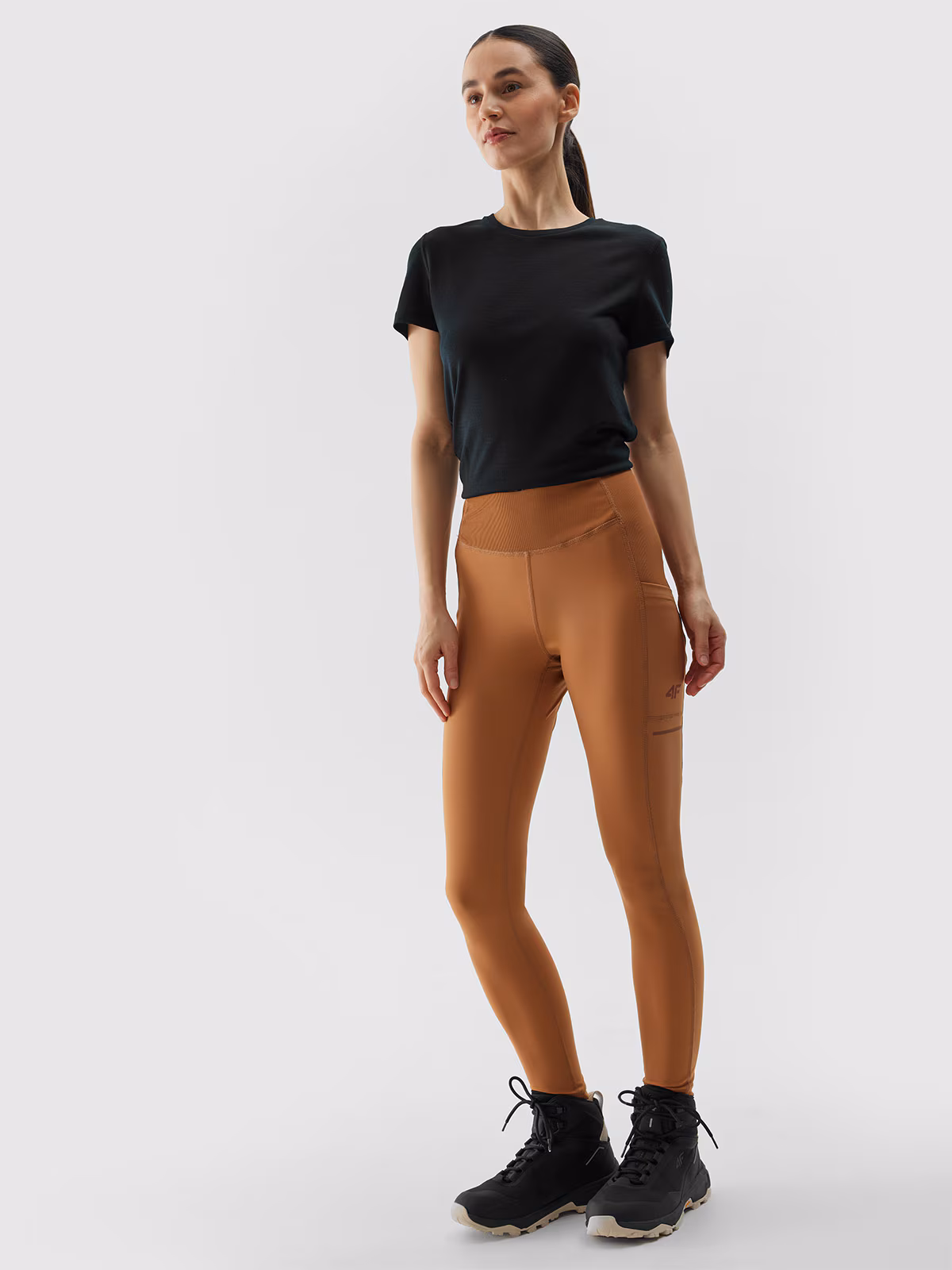 Spodnie do biegania w terenie szybkoschnące damskie - brązowe