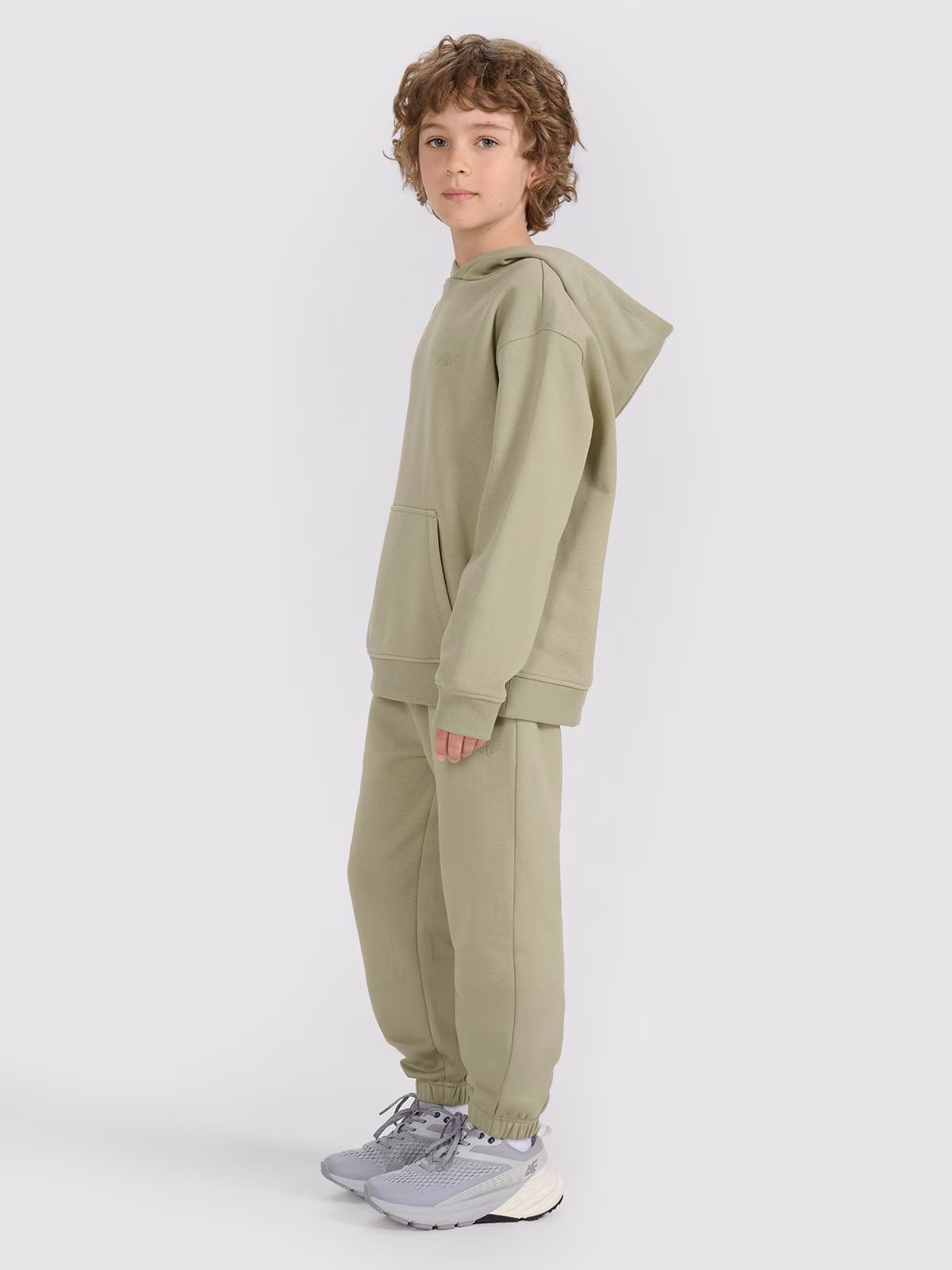 Bluza dresowa nierozpinana z kapturem chłopięca - niebieska