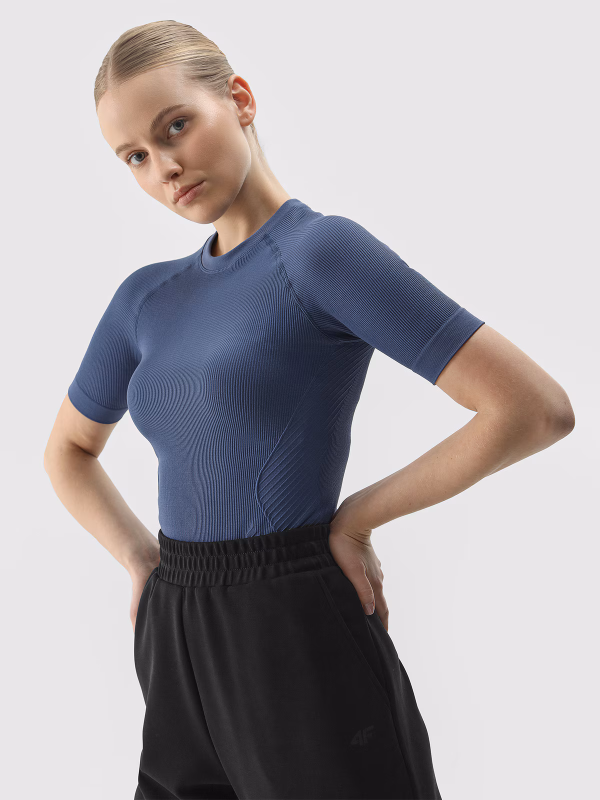 T-shirt slim bezszwowy gładki damski - granatowy