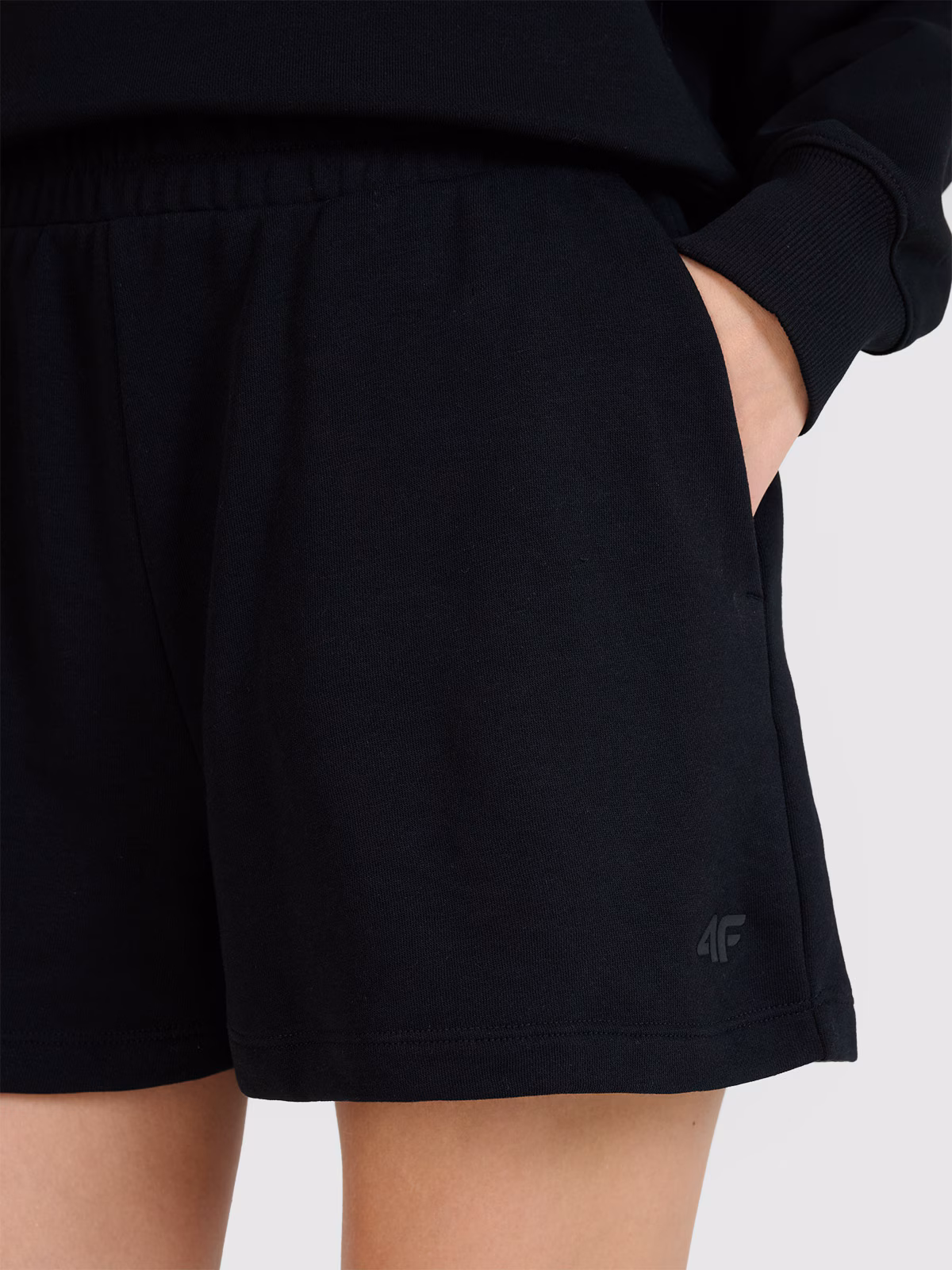 Spodenki dresowe damskie - czarne