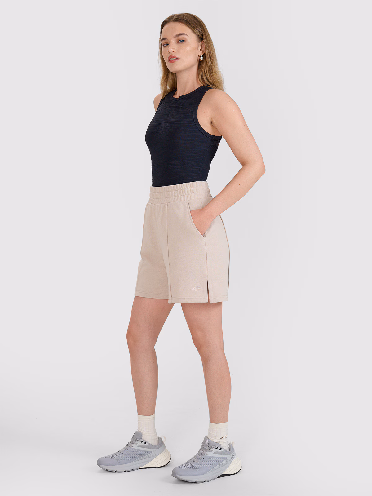 Spodenki dresowe damskie - beżowe