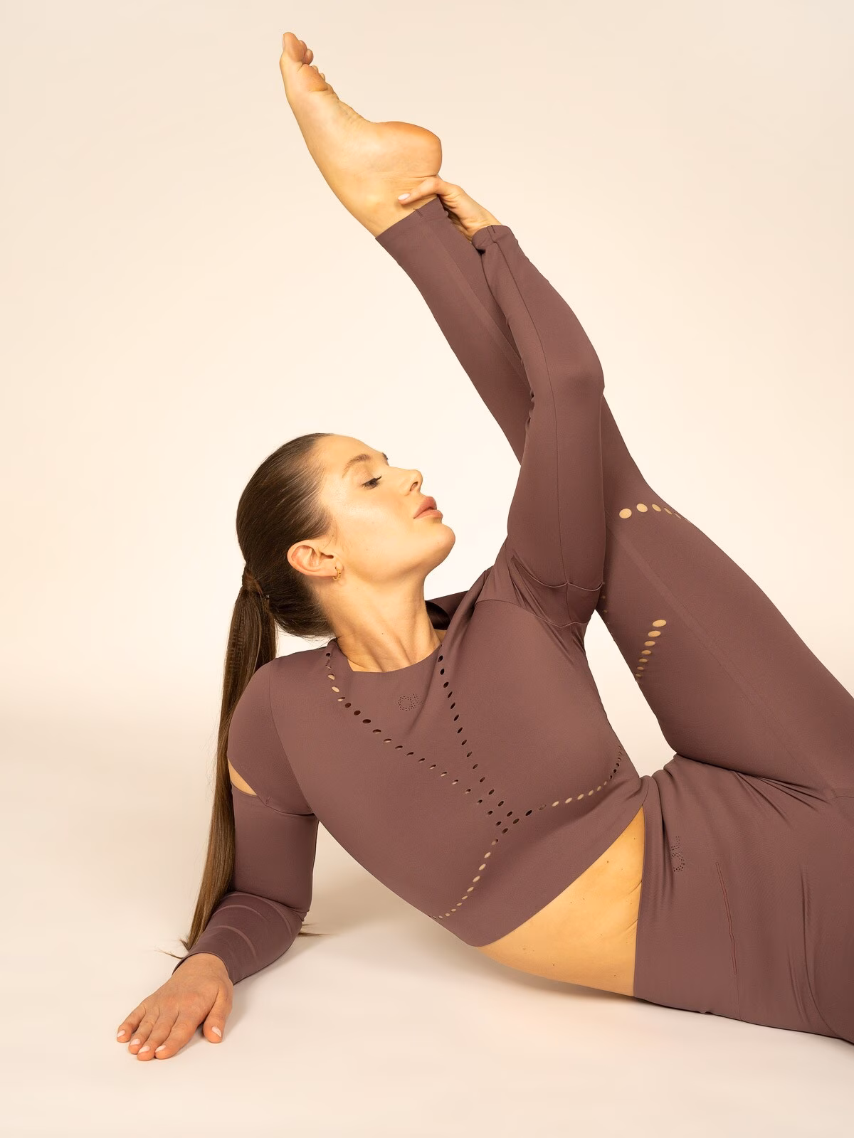 Longsleeve crop-top treningowy z materiałów z recyklingu damski 4F x Anna Lewandowska