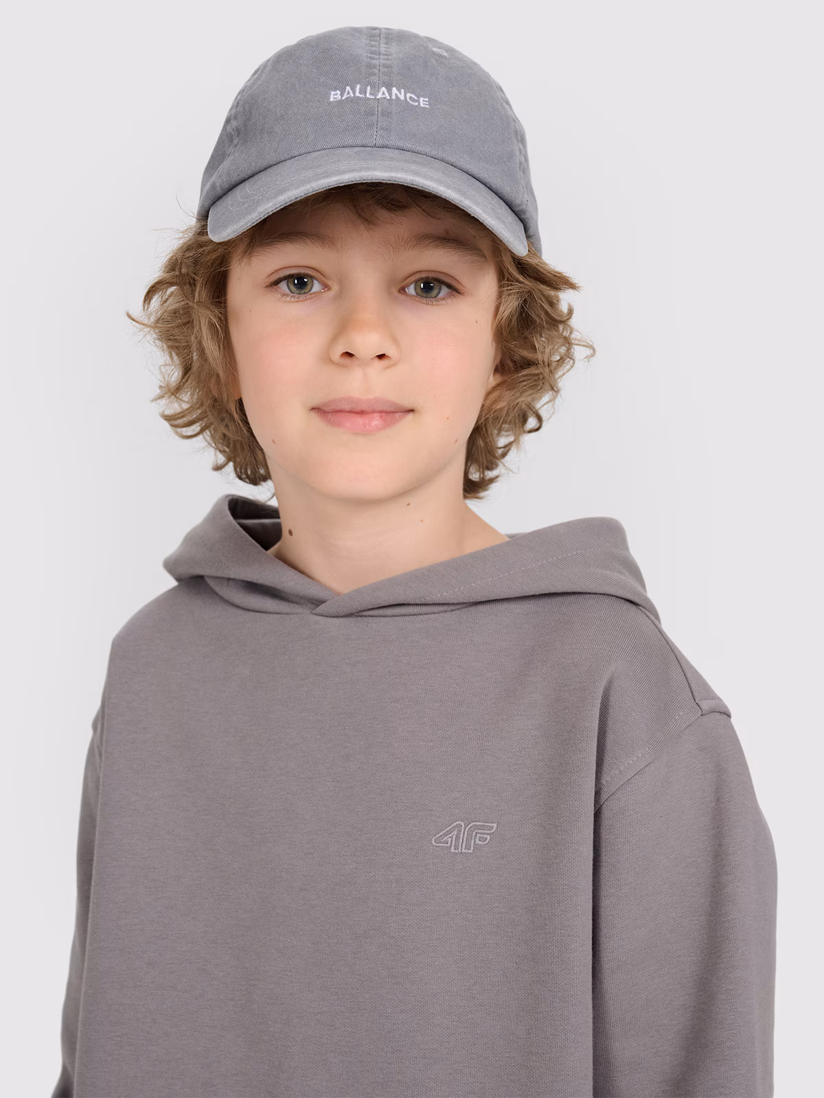 Bluza dresowa nierozpinana z kapturem chłopięca - niebieska