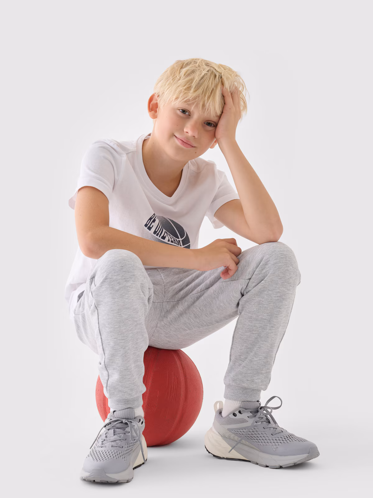 T-shirt z nadrukiem chłopięcy - biały