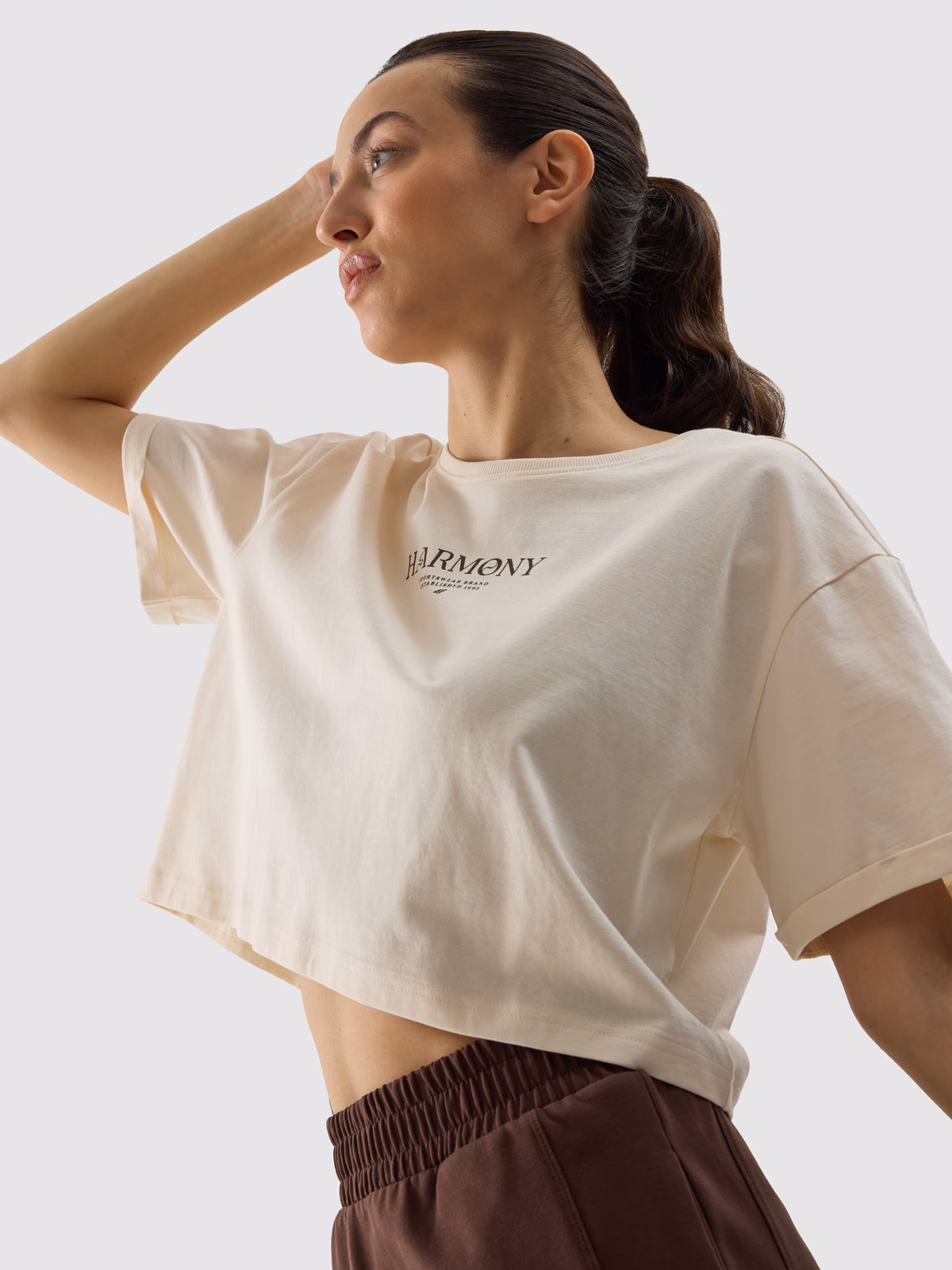 T-shirt crop top z nadrukiem damski - kremowy