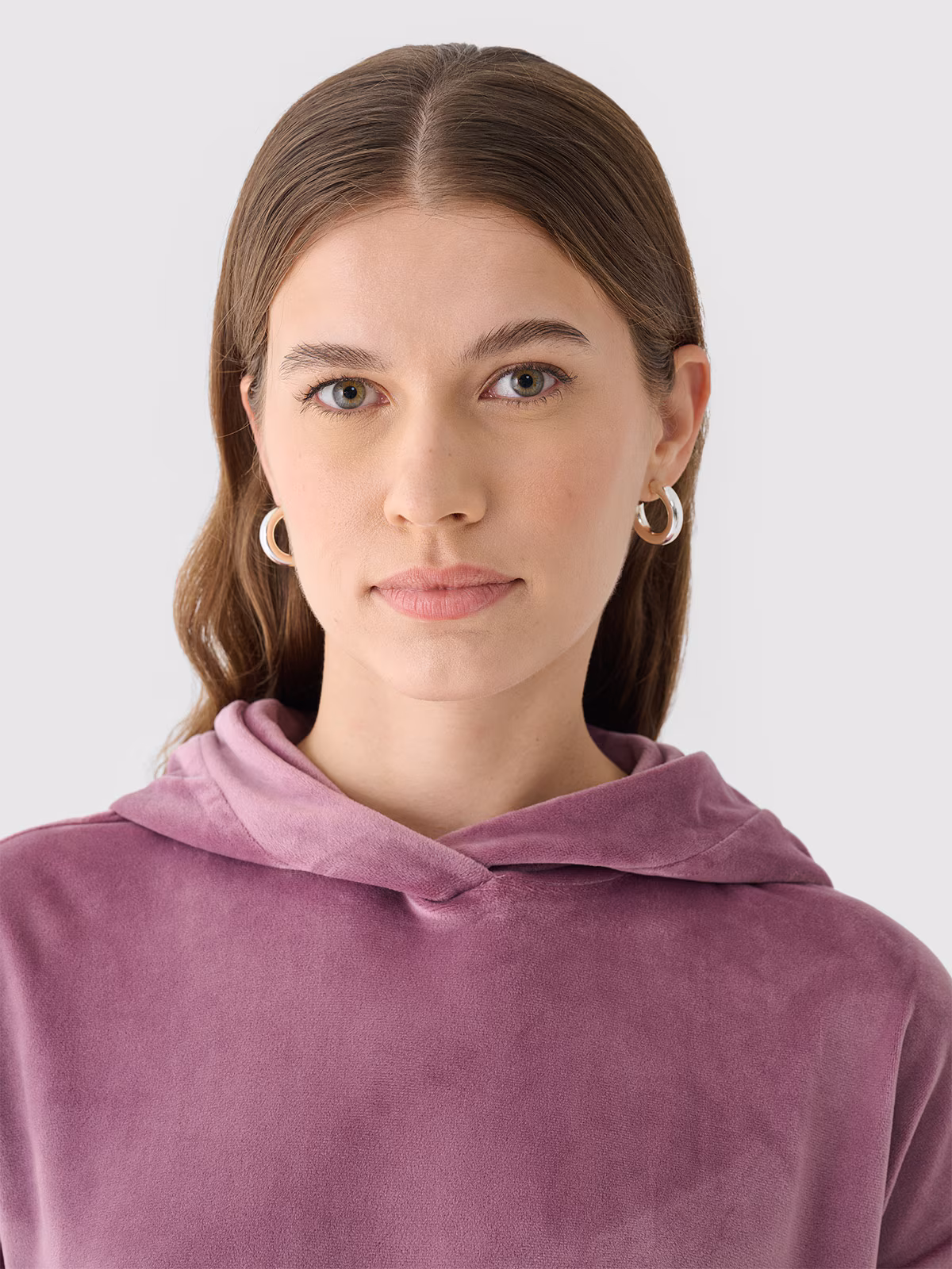 Bluza dresowa z weluru nierozpinana z kapturem damska - beżowa