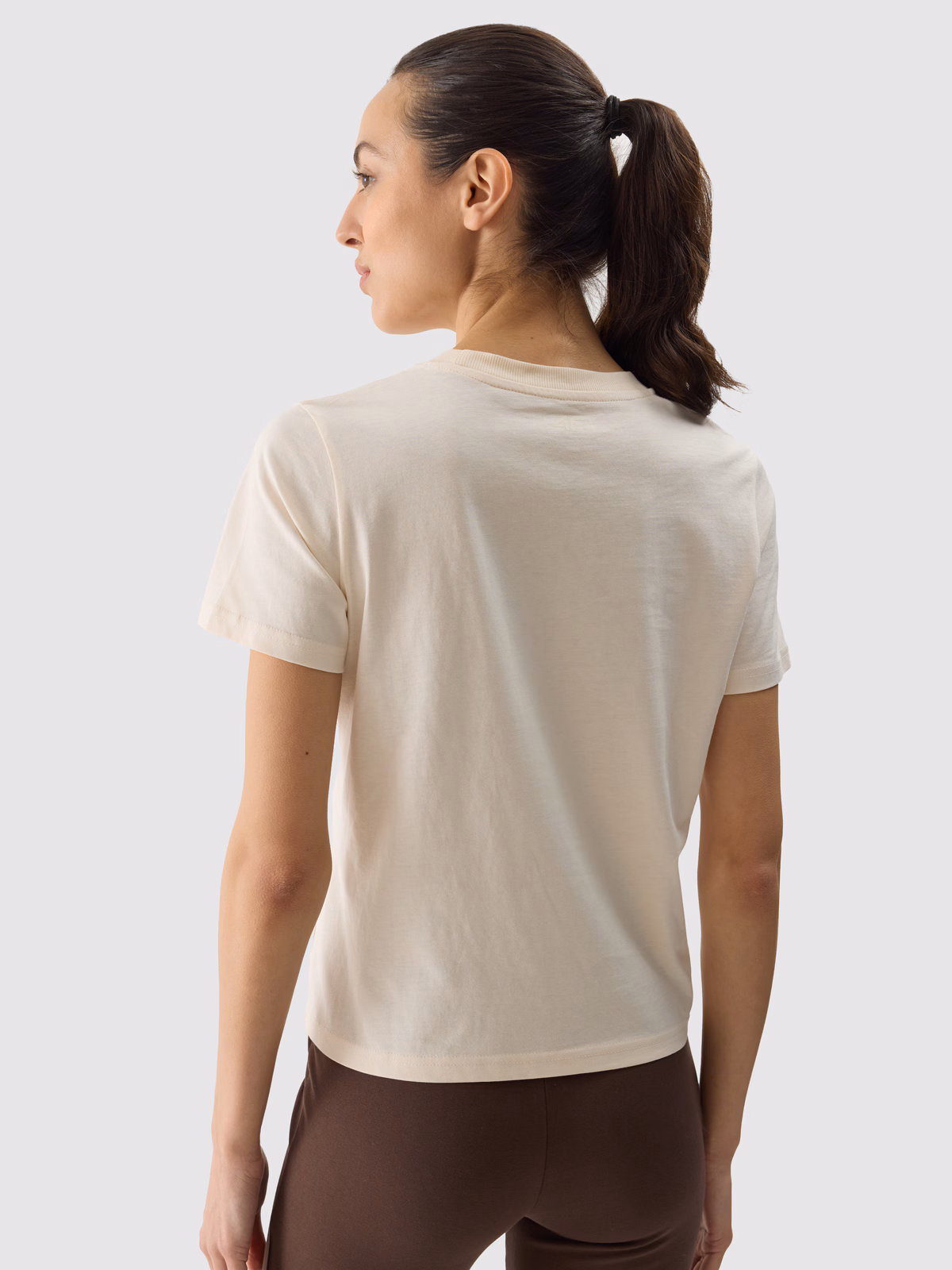 T-shirt regular z nadrukiem damski - beżowy