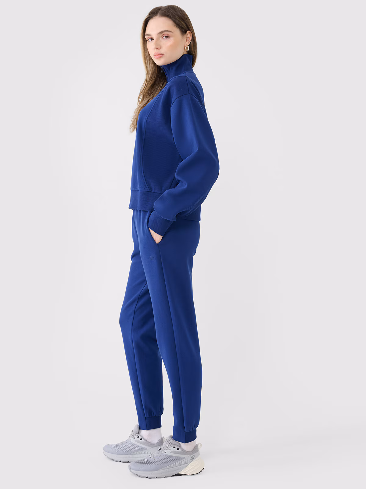 Spodnie dresowe joggery damskie - białe