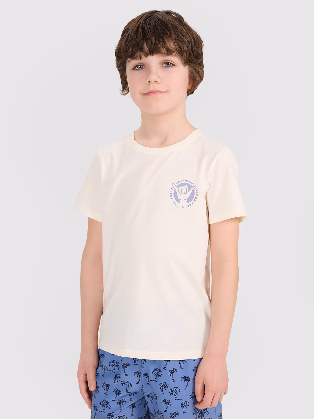 T-shirt regular z nadrukiem chłopięcy - biały