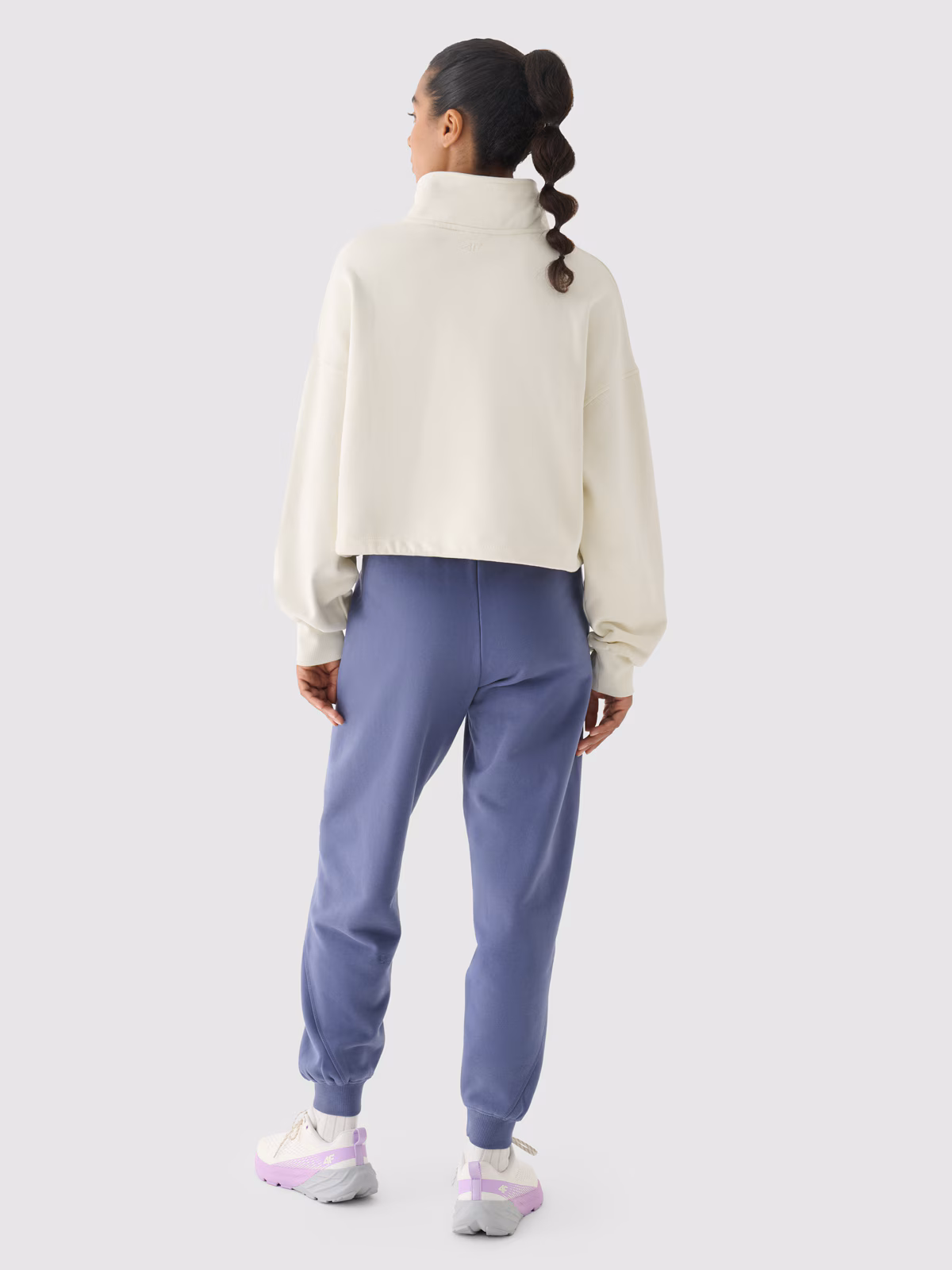 Spodnie dresowe oversize damskie 4F x Anna Lewandowska - czarne