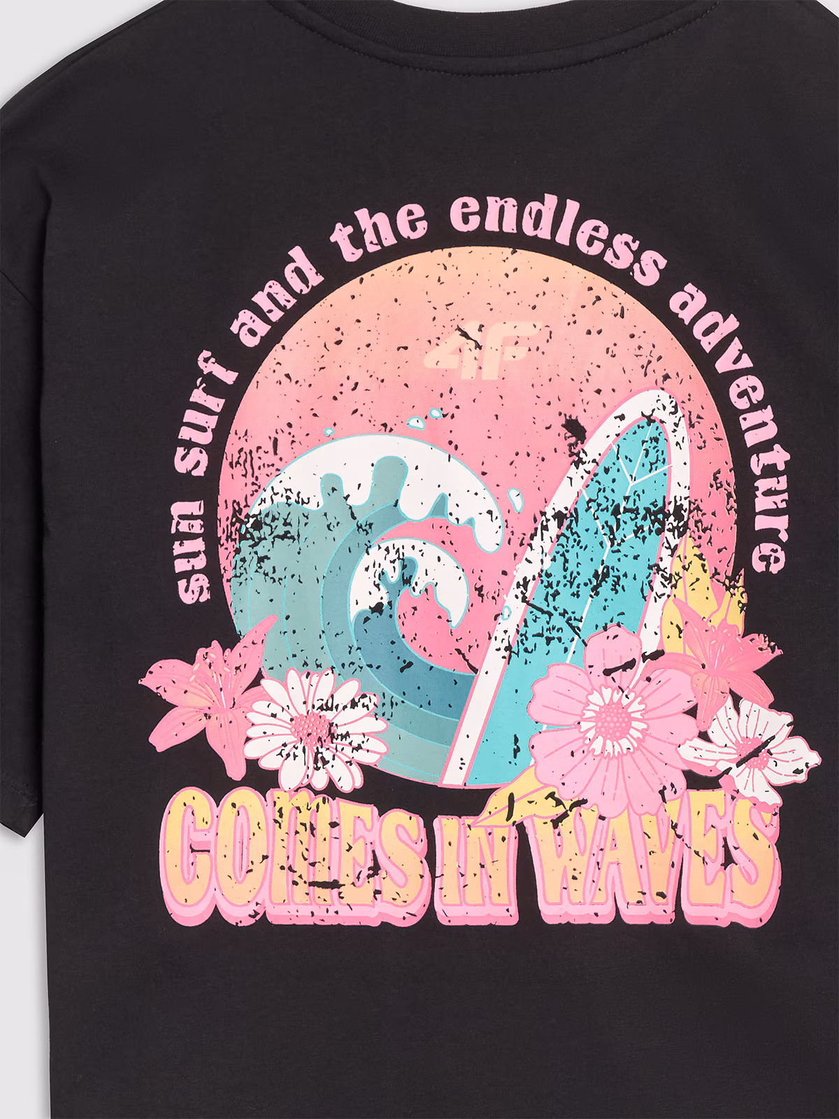 T-shirt oversize z nadrukiem dziewczęcy - czarny