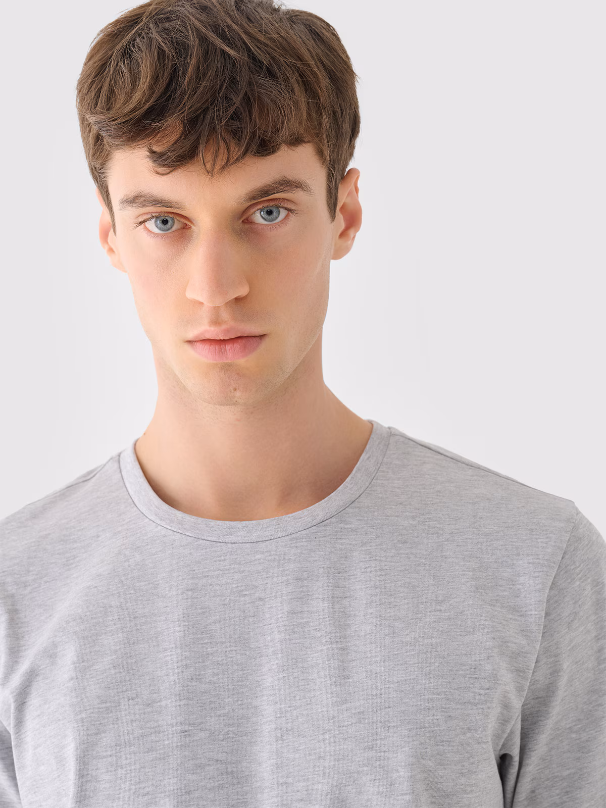 T-shirt regular z nadrukiem męski Outhorn - szary