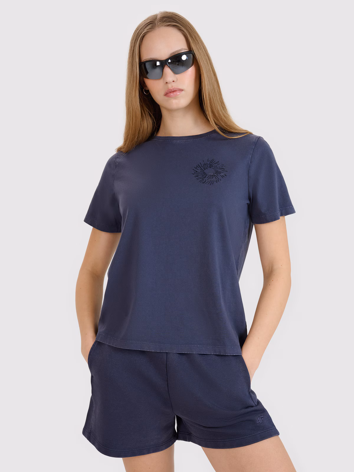 T-shirt regular z nadrukiem damski - szary