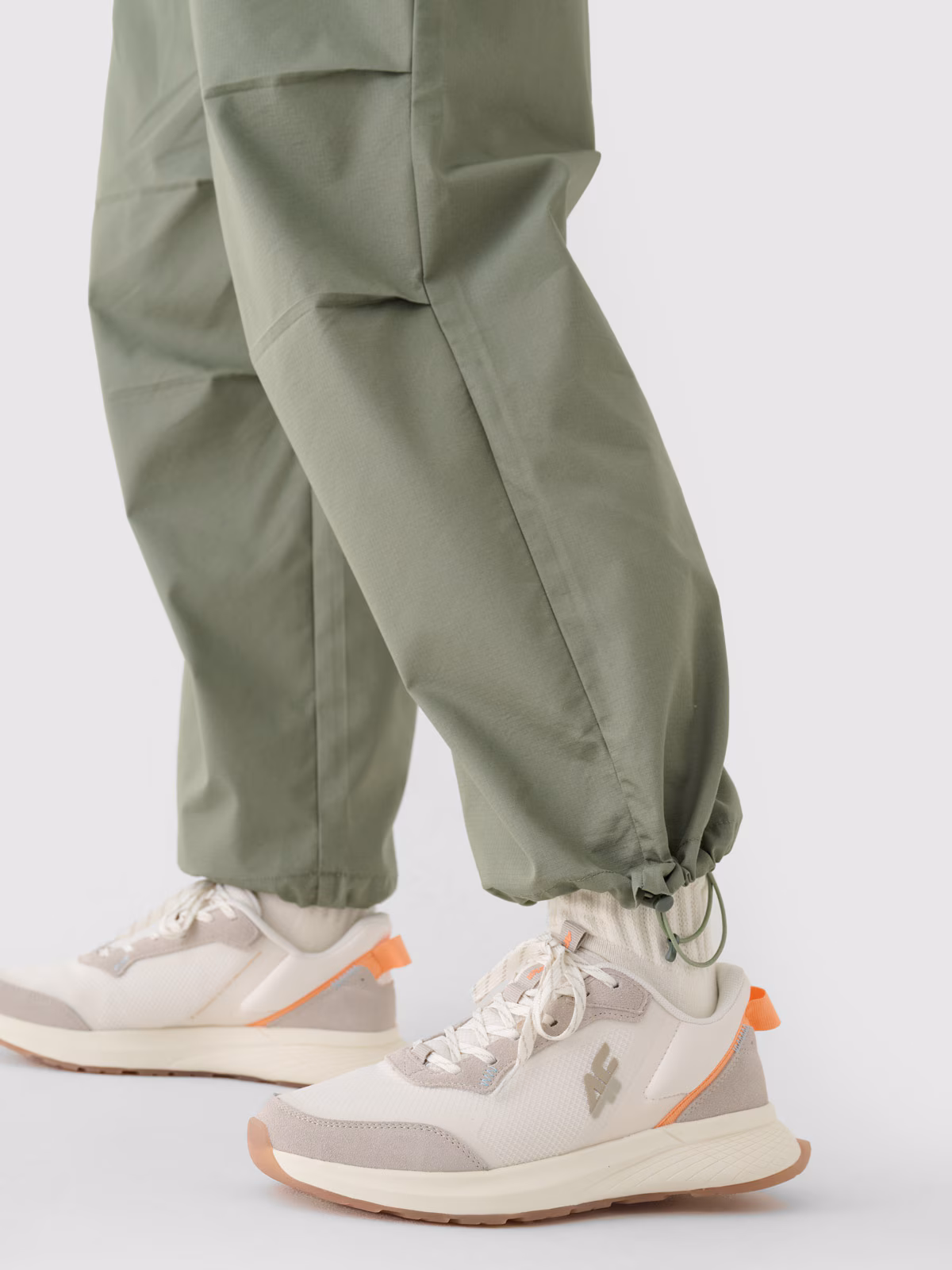 Spodnie casual parachute oversize damskie - oliwkowe/khaki