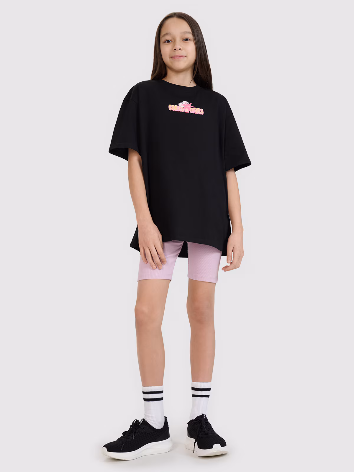 T-shirt oversize z nadrukiem dziewczęcy - czarny