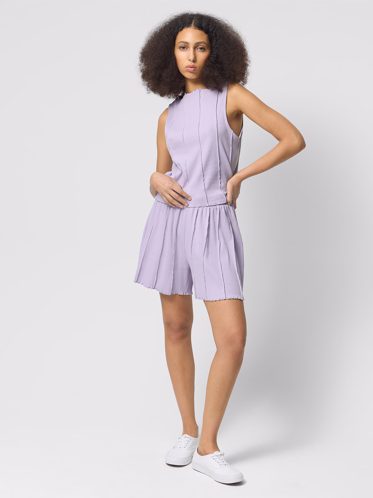 Spodenki z prążkowanej dzianiny damskie Outhorn - fioletowe