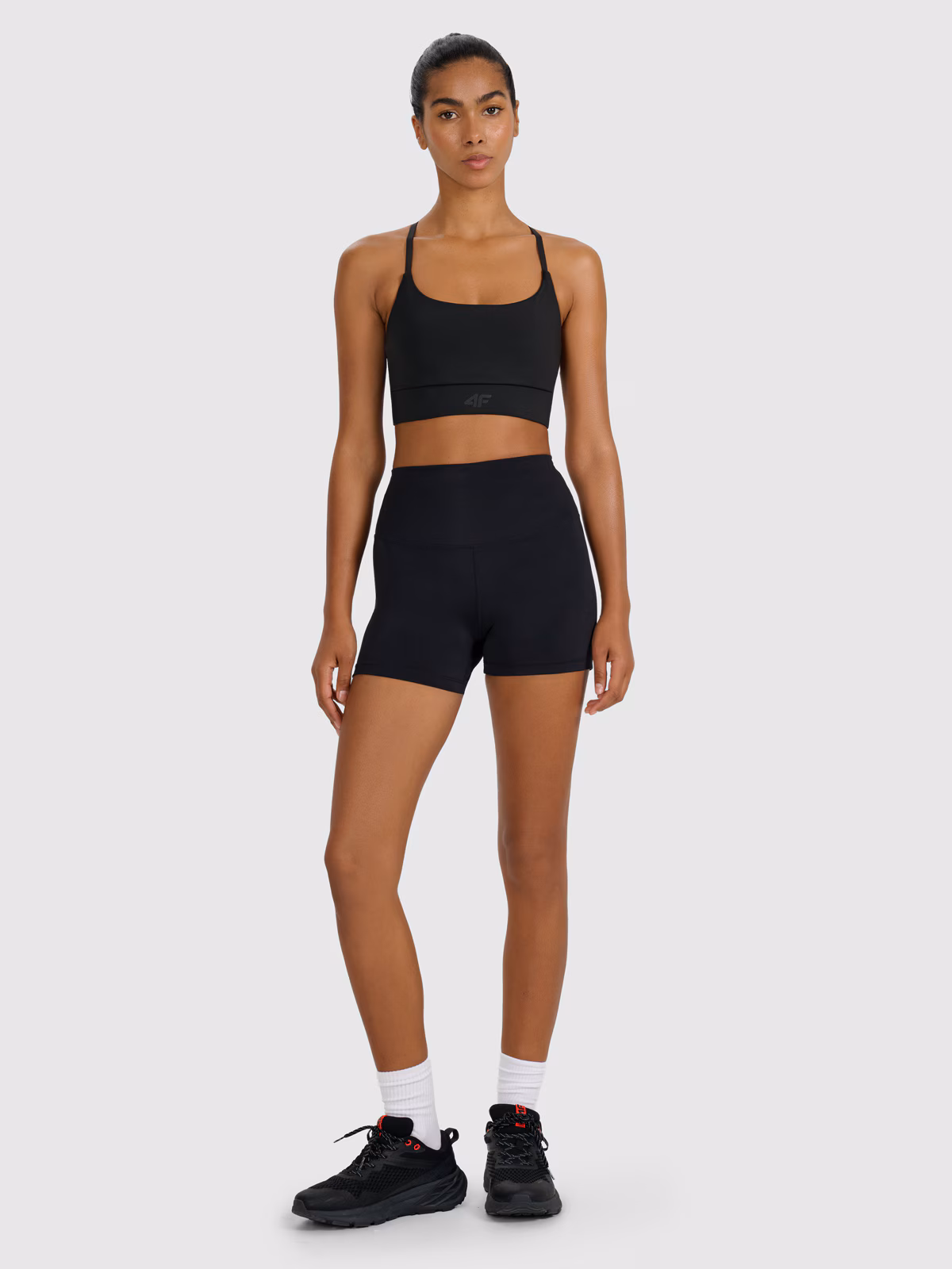 Biustonosz treningowy z niskim wsparciem - czarny