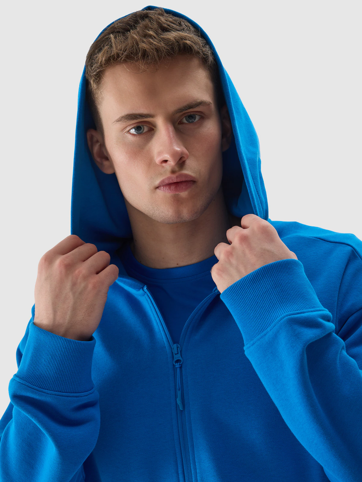 Bluza dresowa rozpinana z kapturem z bawełny organicznej męska - kobaltowa