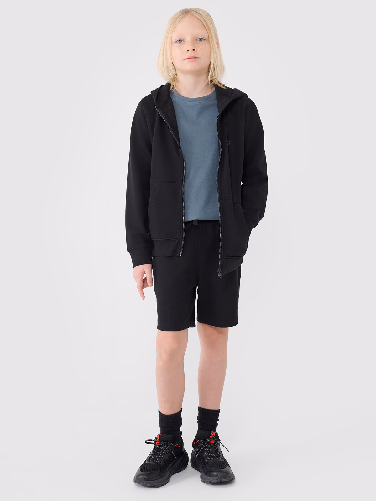 Bluza dresowa rozpinana z kapturem chłopięca - czarna
