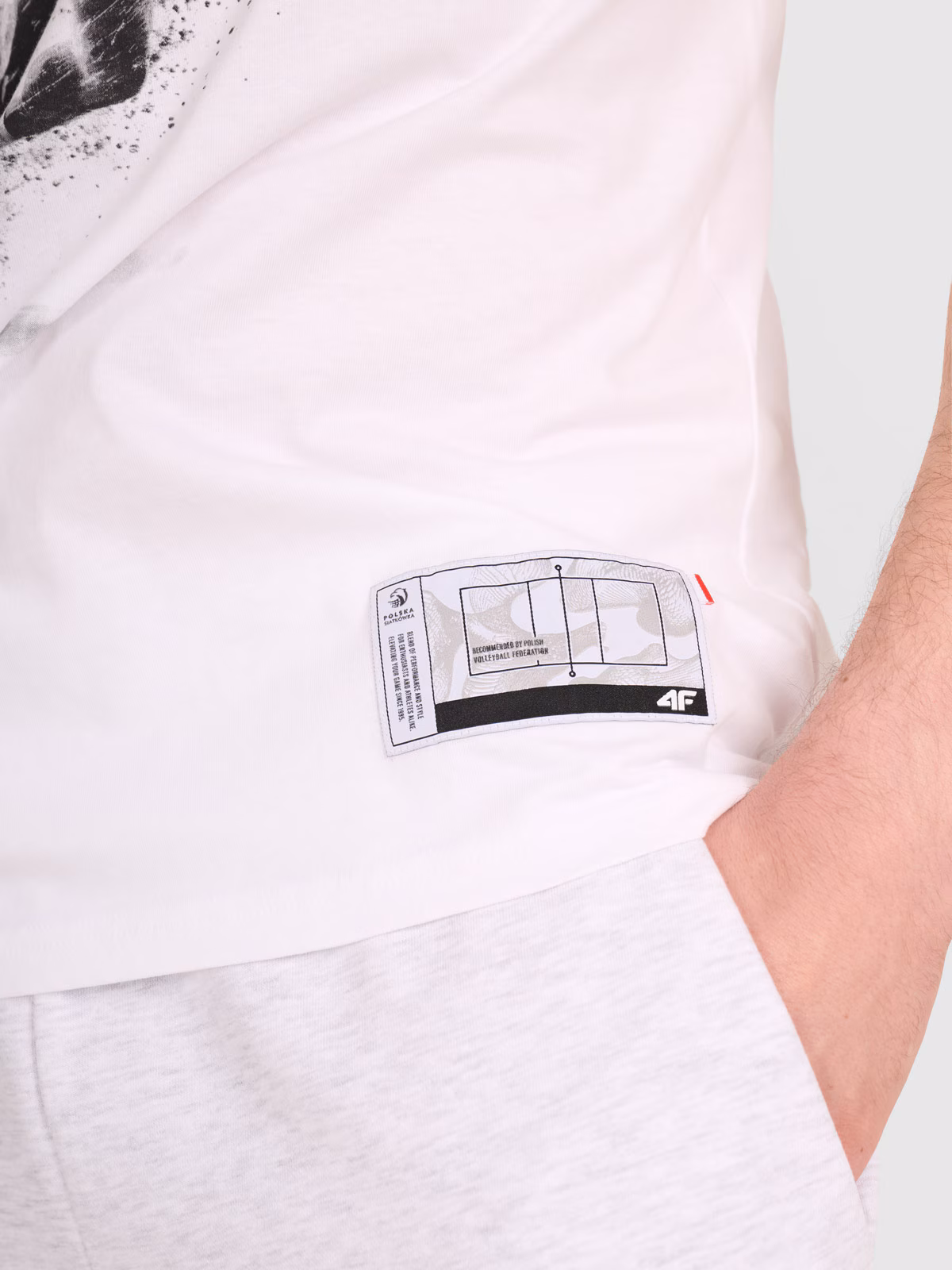 T-shirt regular z nadrukiem siatkarskim męski - biały