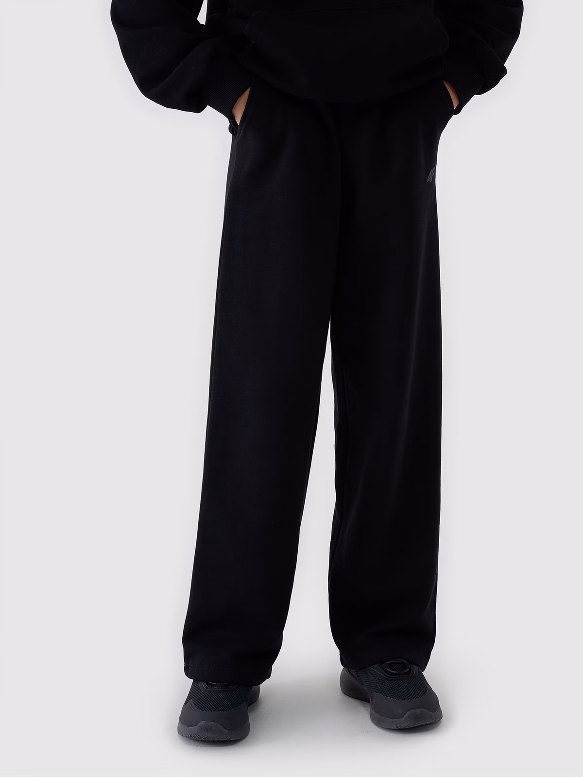 Spodnie dresowe z szerokimi nogawkami dziewczęce - czarne