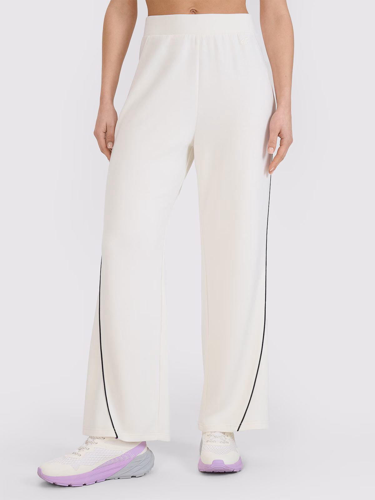 Spodnie dresowe z modalem damskie 4F x Anna Lewandowska - czarne