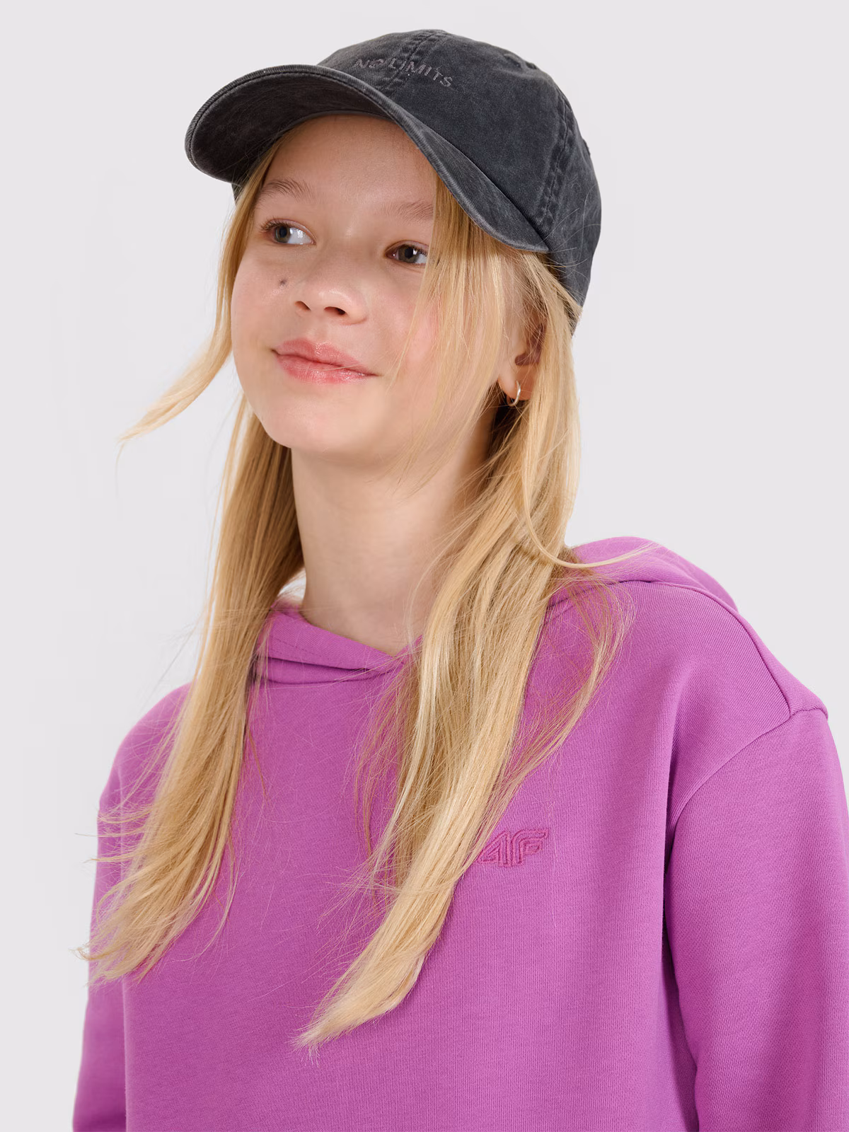 Bluza dresowa nierozpinana z kapturem dziewczęca - fioletowa