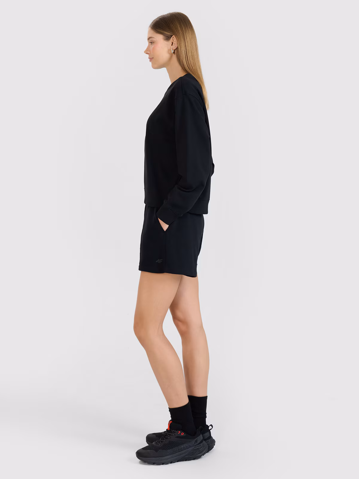 Spodenki dresowe damskie - czarne