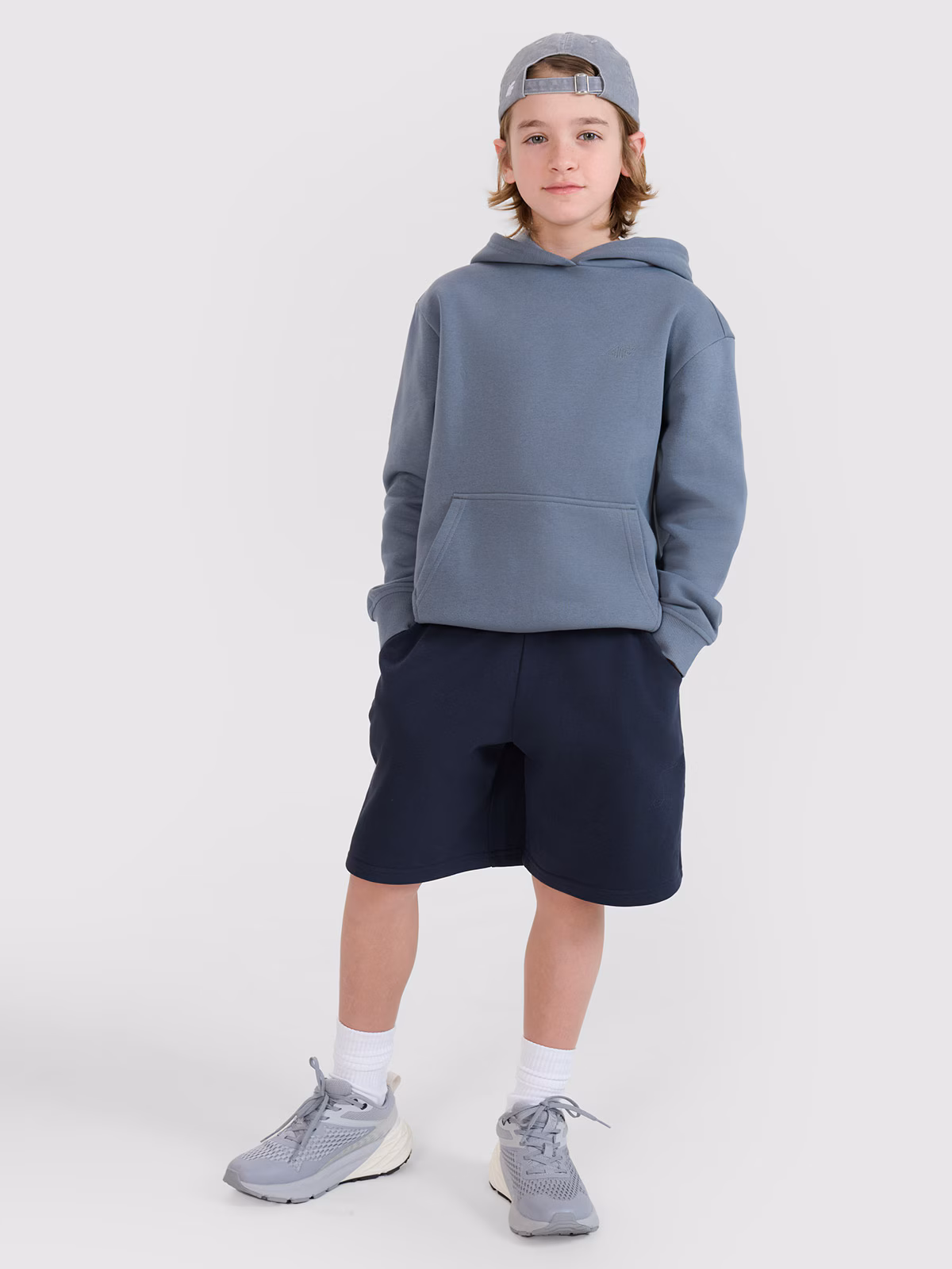 Bluza dresowa nierozpinana z kapturem chłopięca - turkusowa