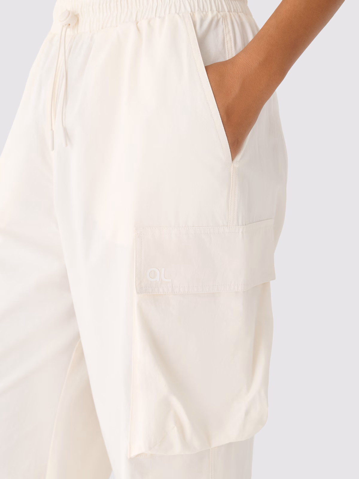 Spodnie oversize cargo damskie 4F x Anna Lewandowska - białe