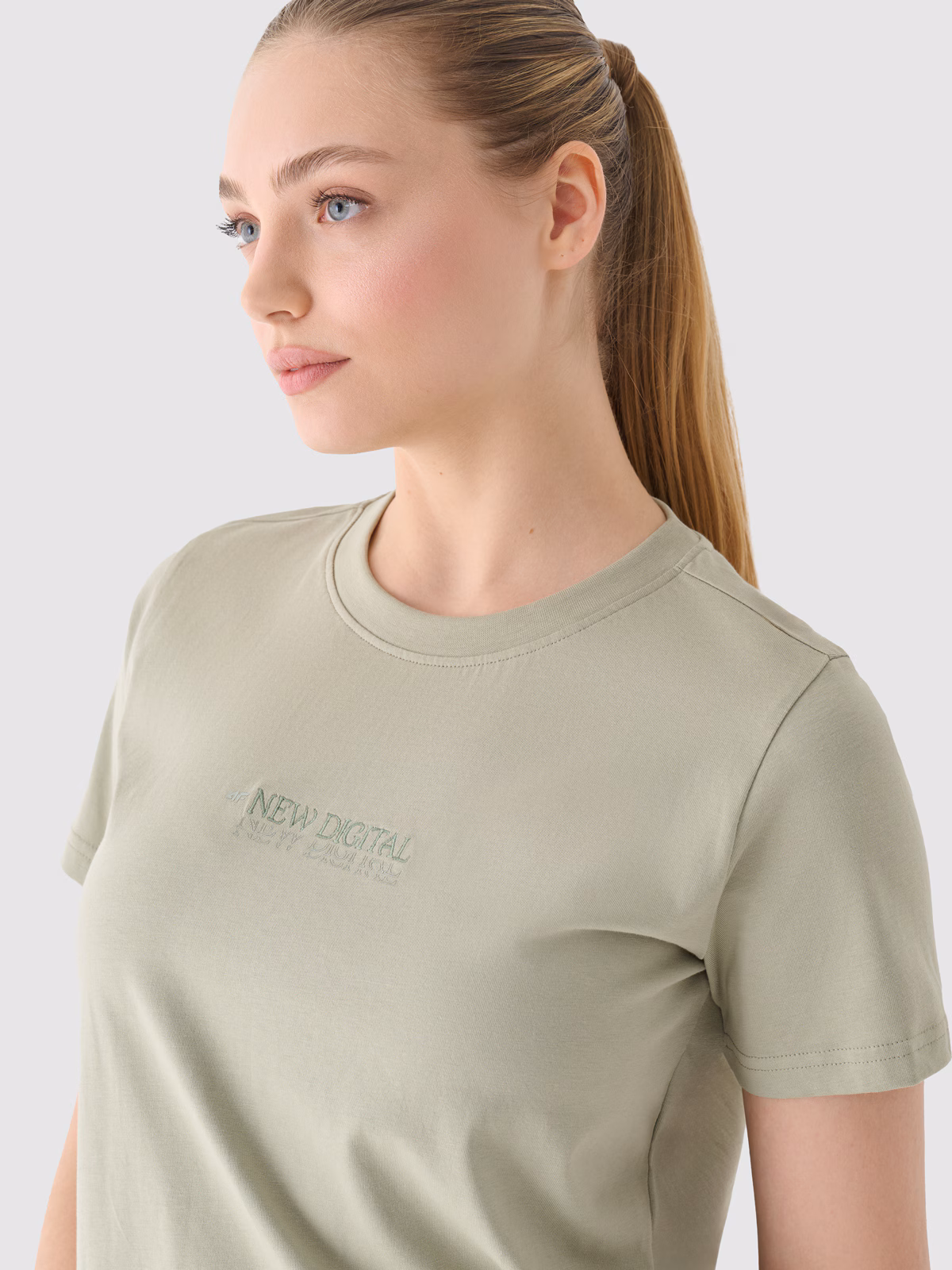 T-shirt regular z nadrukiem damski - oliwkowy/khaki
