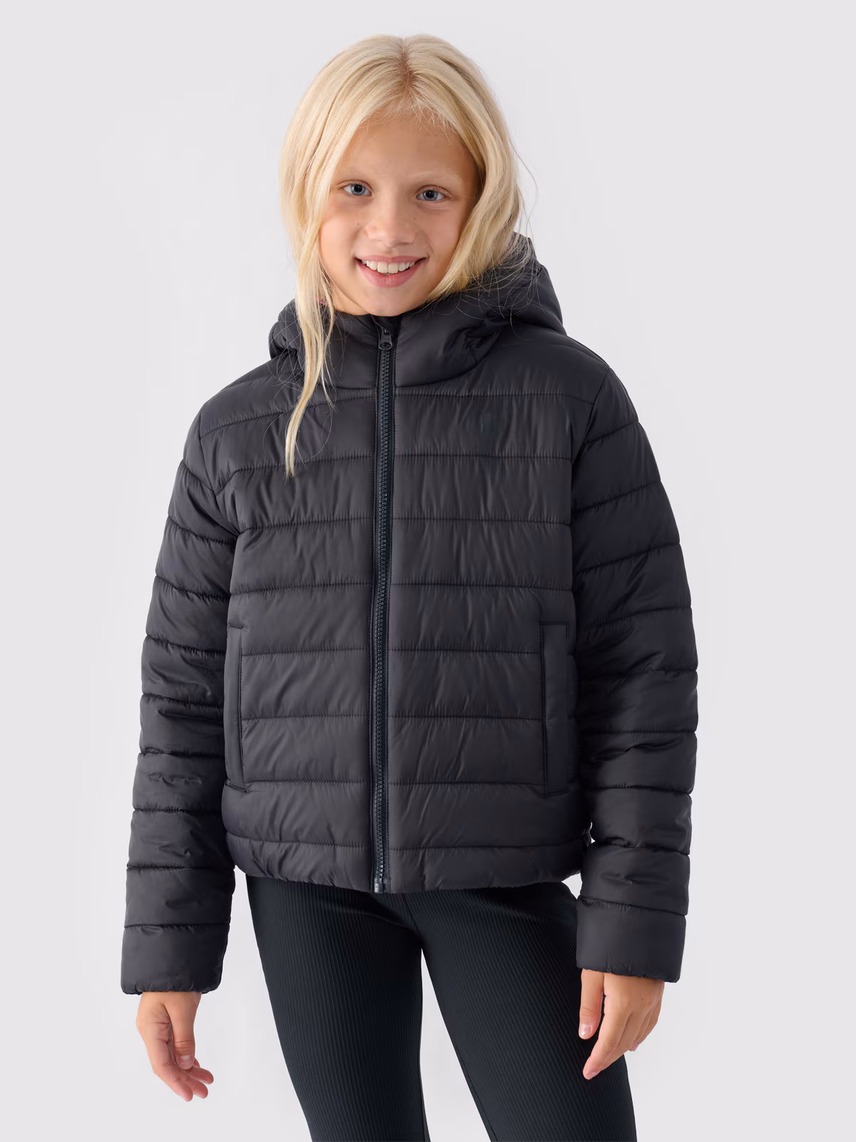 Kurtka puchowa z wypełnieniem syntetycznym dziewczęca - czarna