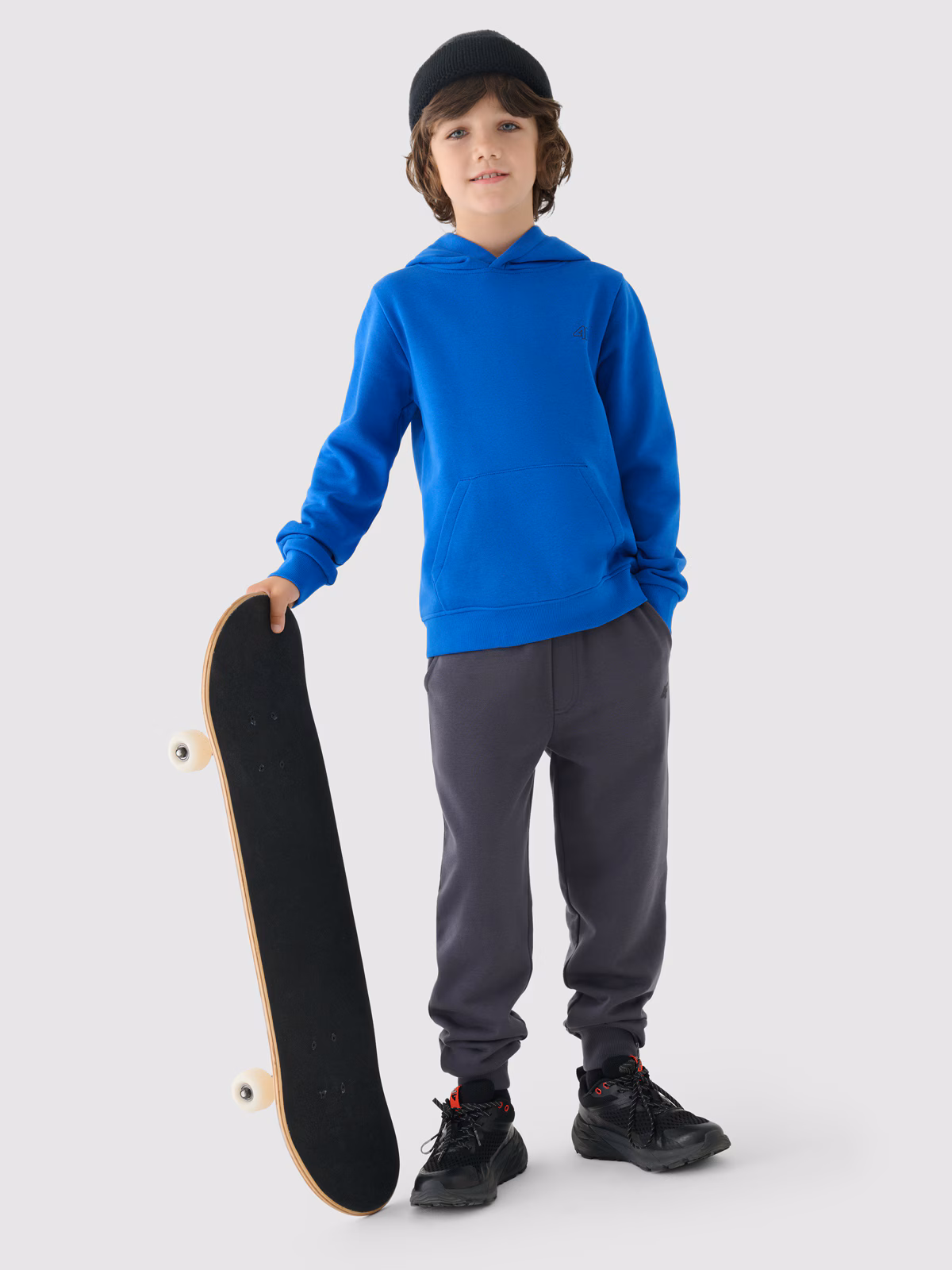 Bluza dresowa nierozpinana z kapturem chłopięca - niebieska