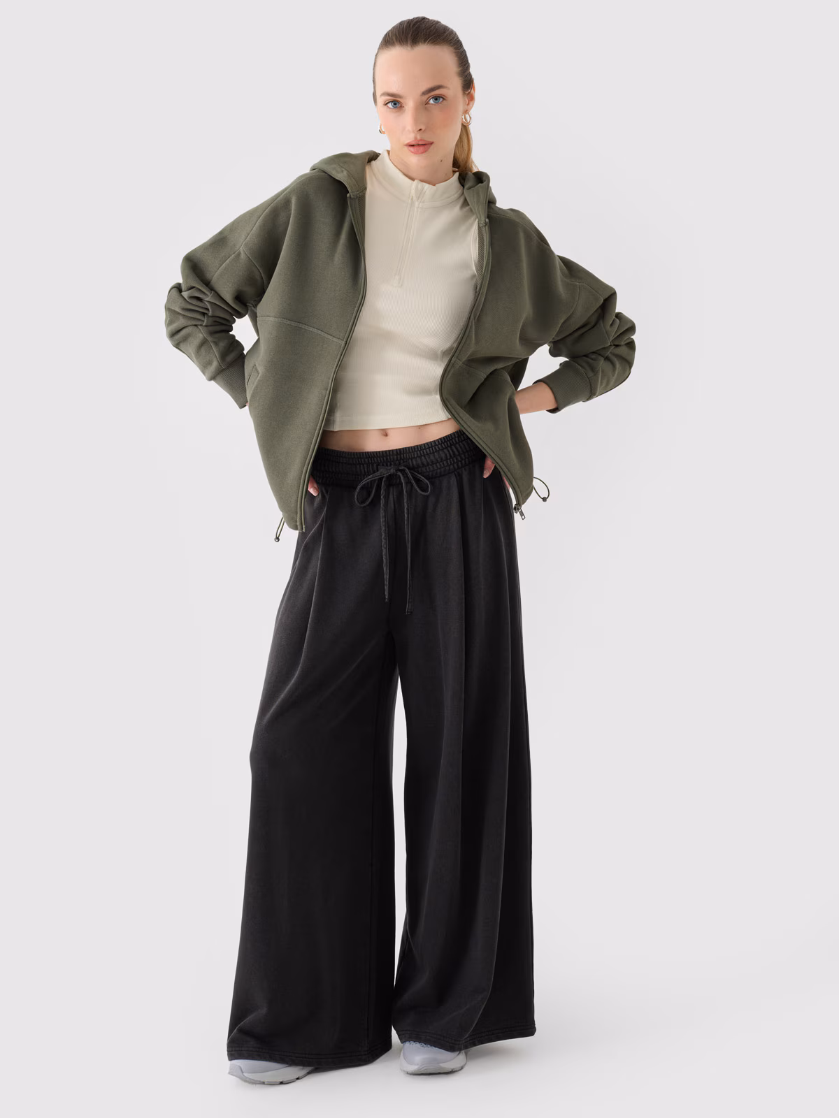 Bluza dresowa rozpinana z kapturem damska - oliwkowa/khaki