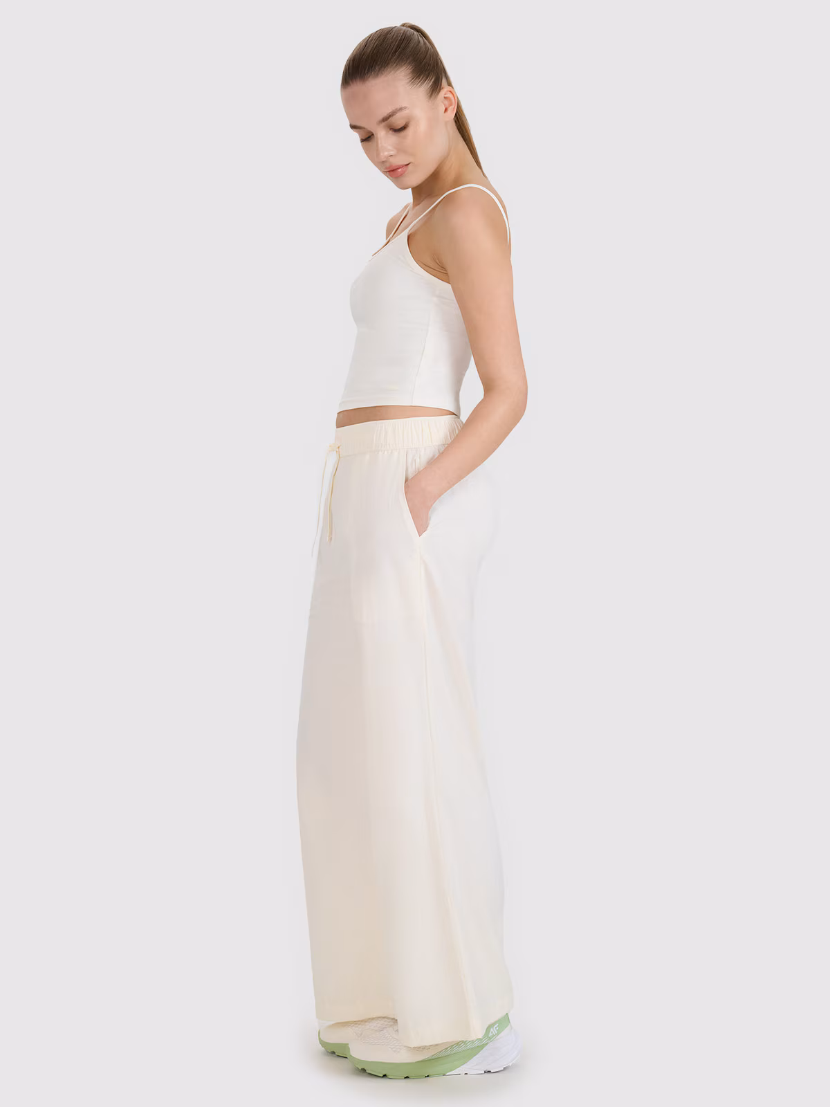 Spodnie casual z szerokimi nogawkami damskie - beżowe