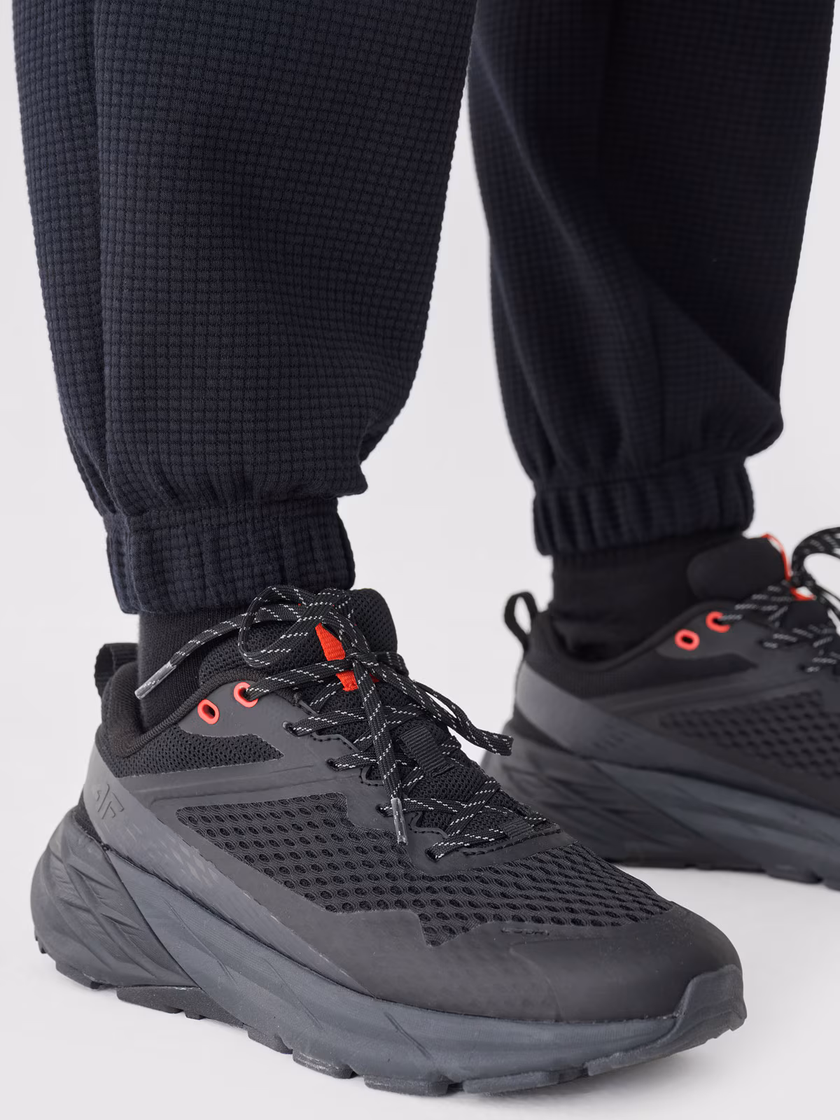 Spodnie dresowe joggery damskie - białe