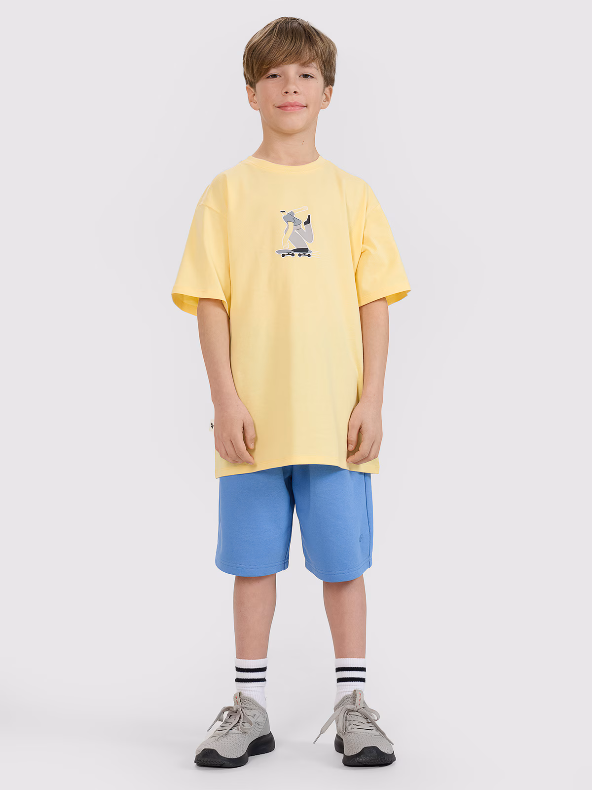 T-shirt oversize z nadrukiem chłopięcy - żółty